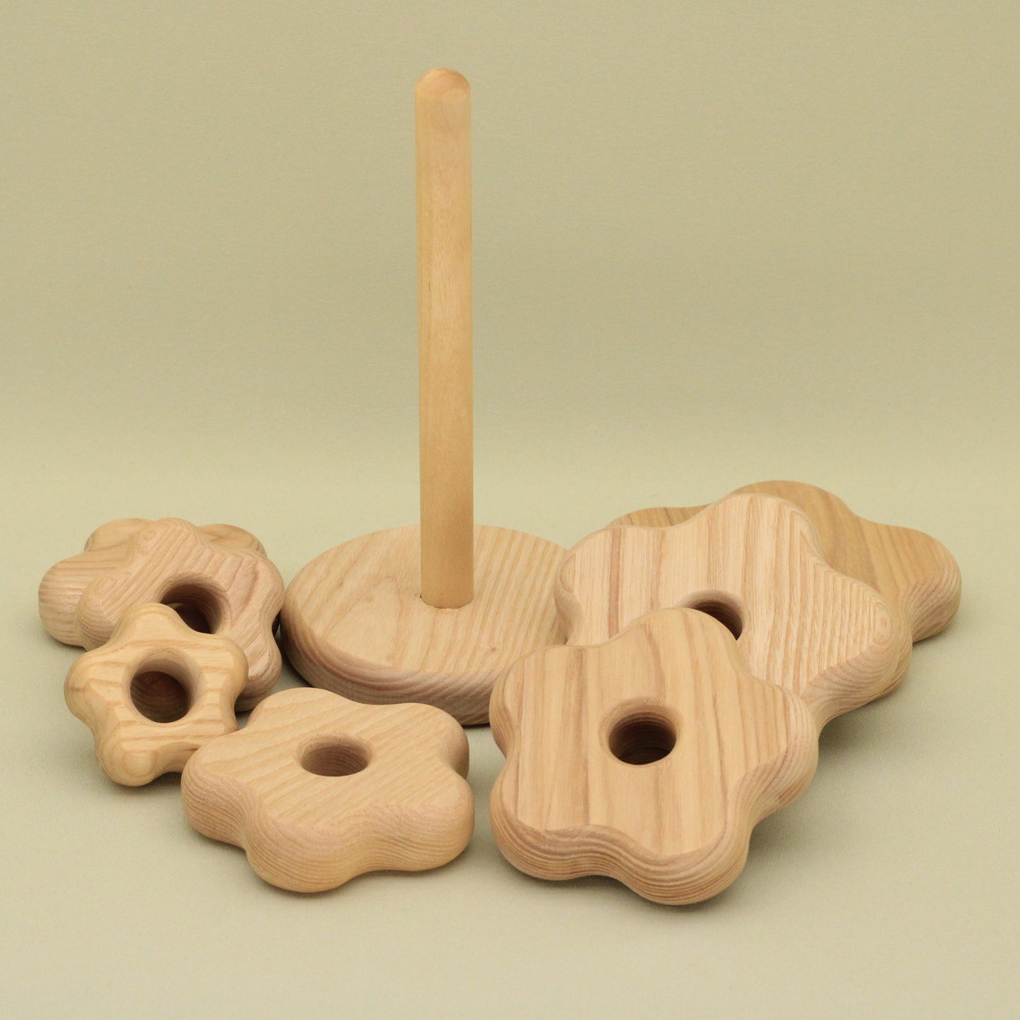 Lotes Toys Natural Flower Wooden Stacking Pyramid - 7 pieces PY53