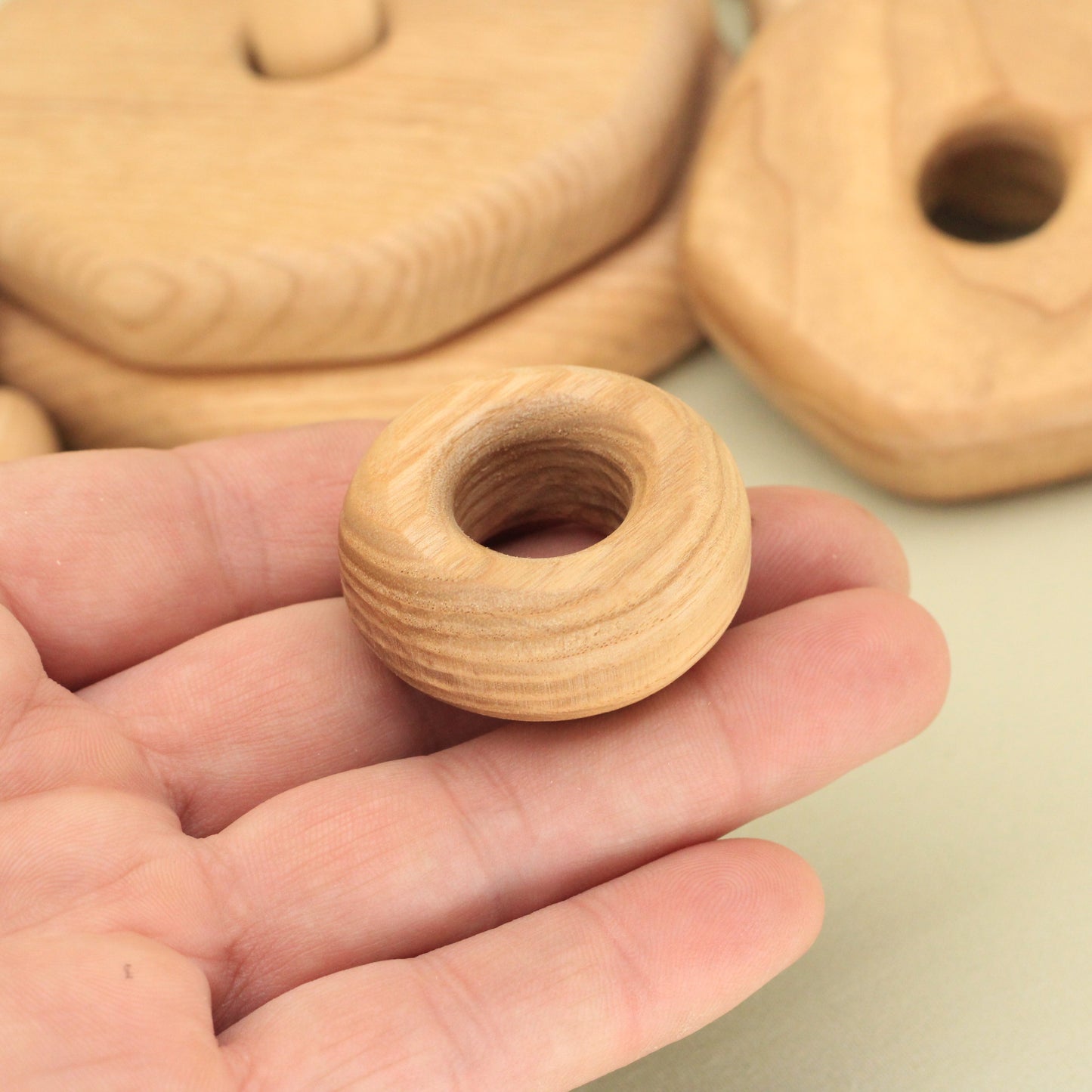 Lotes Toys Natural Geometric Wooden Stacking Pyramid - 10 pieces PY04