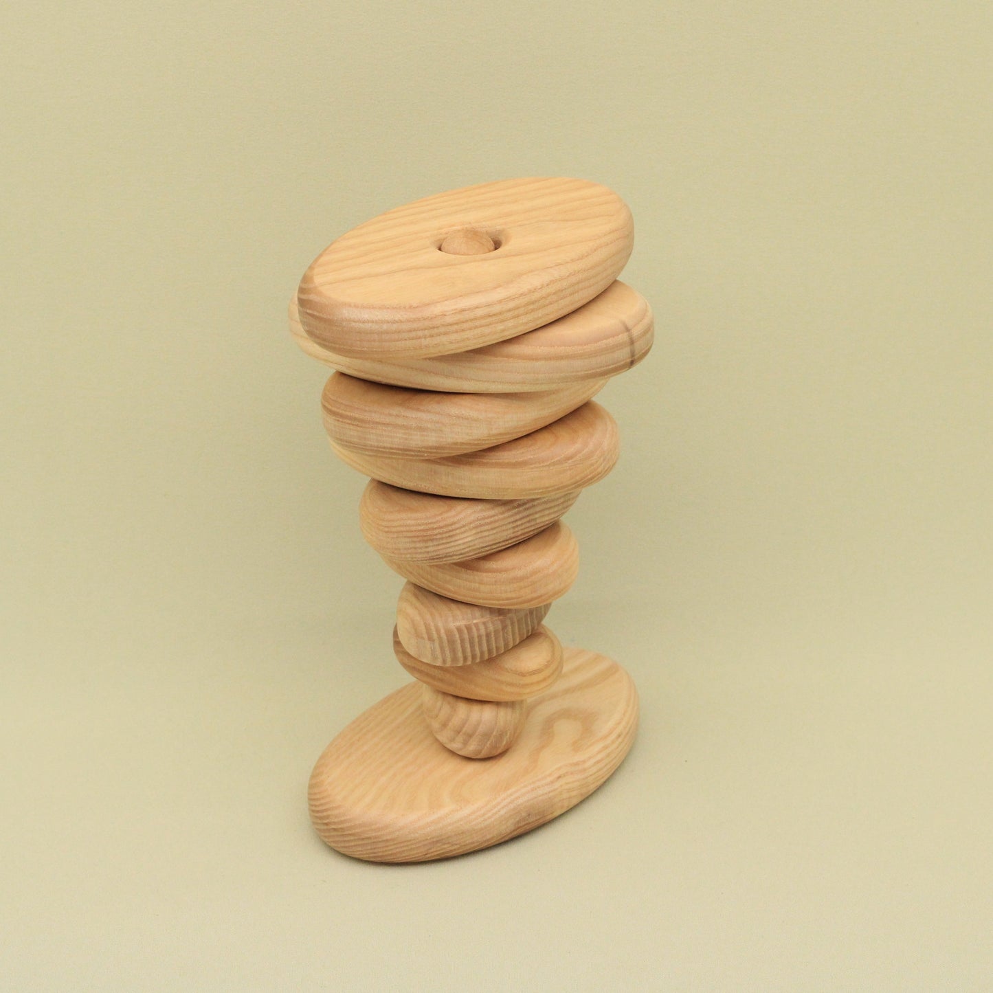 Lotes Toys Natural Oval Wooden Stacking Pyramid - 10 pieces PY06