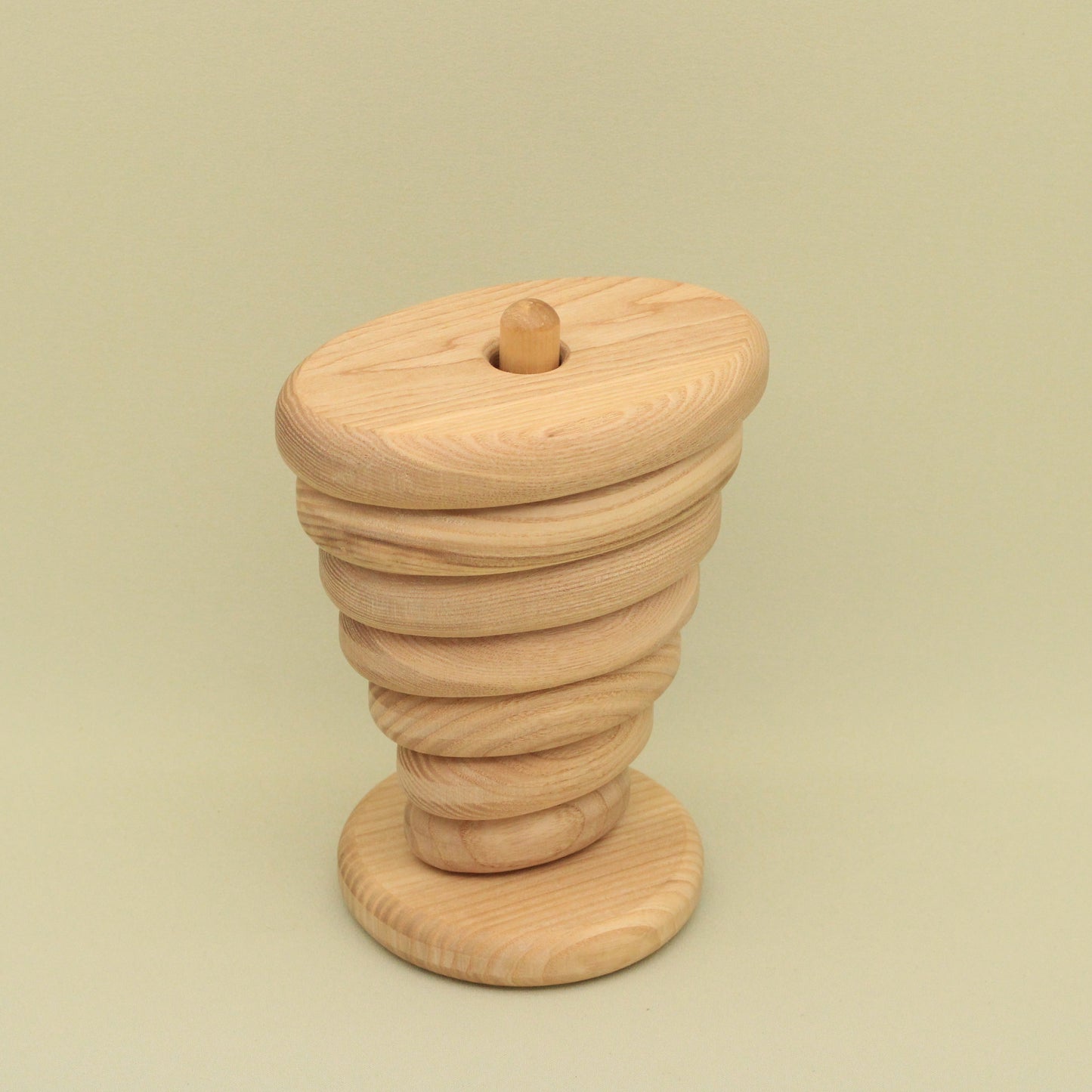 Lotes Toys Natural Oval Wooden Stacking Pyramid - 7 pieces PY56