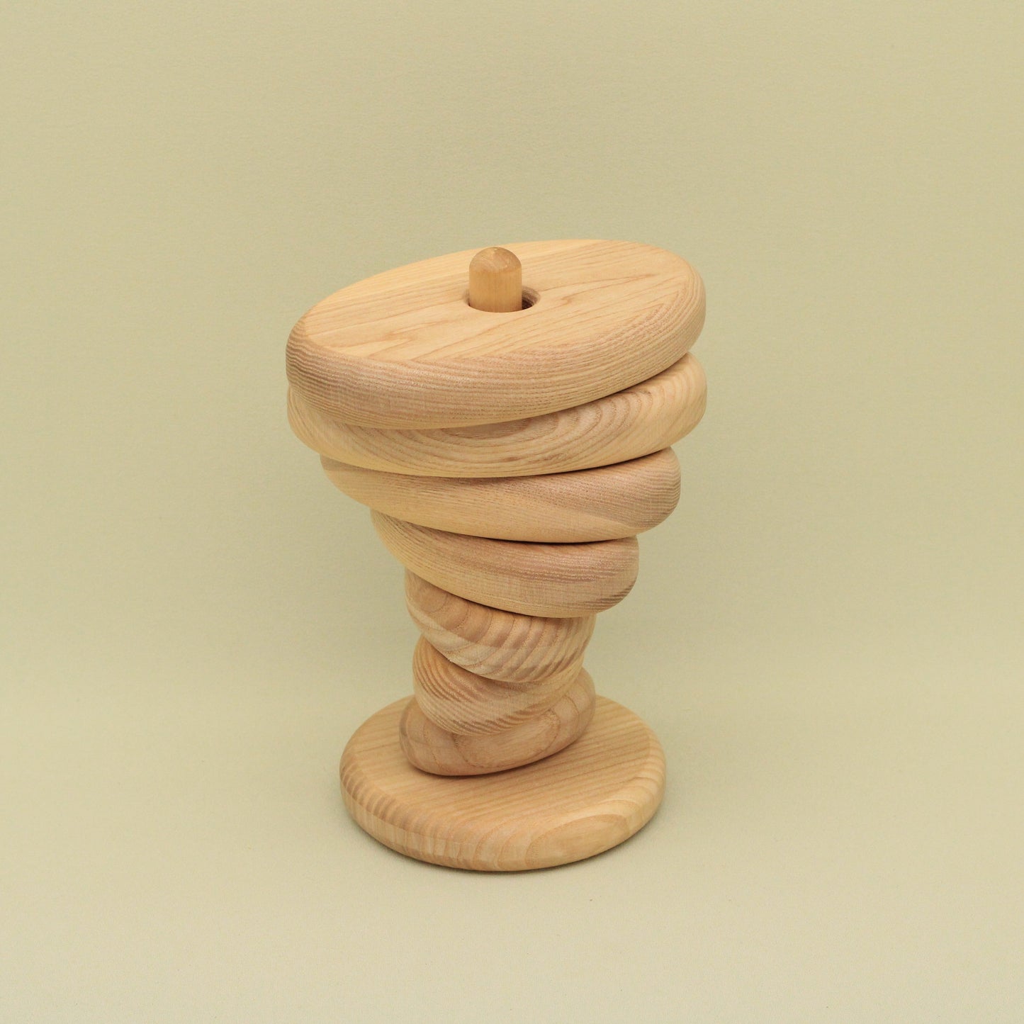Lotes Toys Natural Oval Wooden Stacking Pyramid - 7 pieces PY56