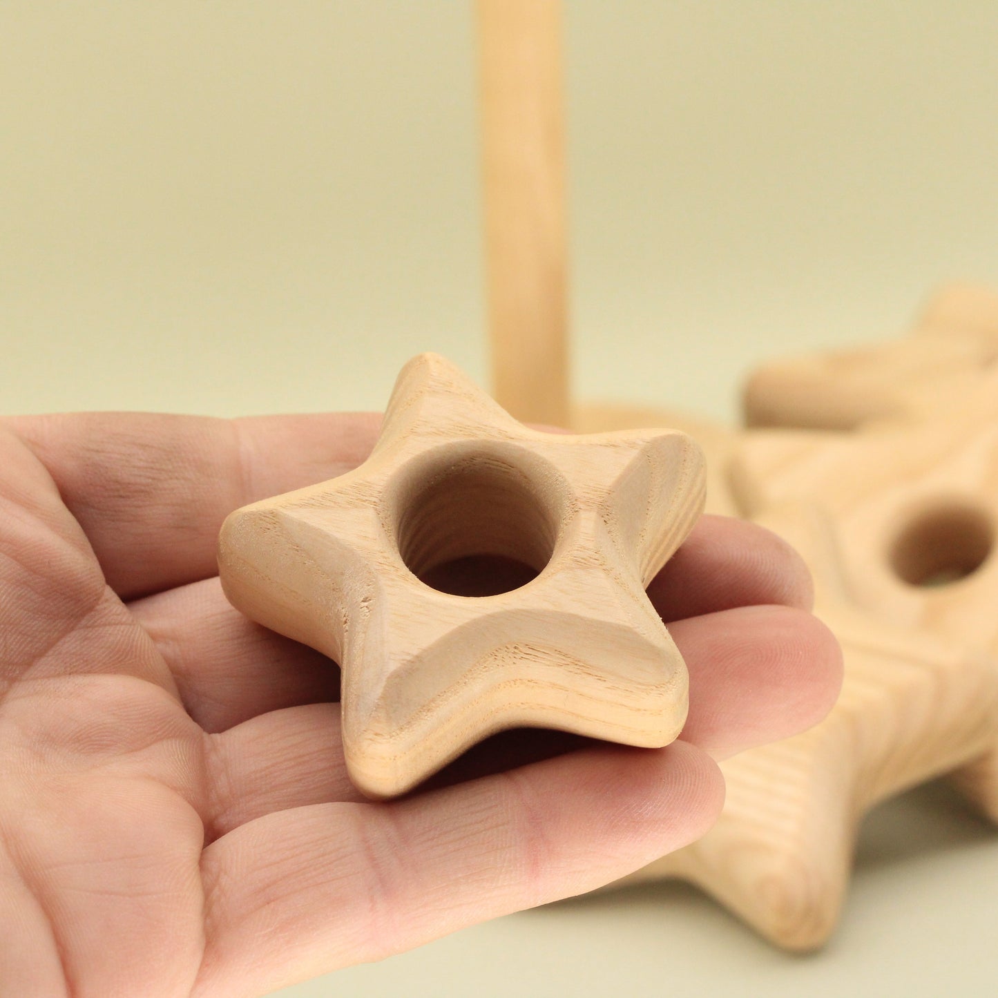 Lotes Toys Natural Star Wooden Stacking Pyramid - 7 pieces PY57