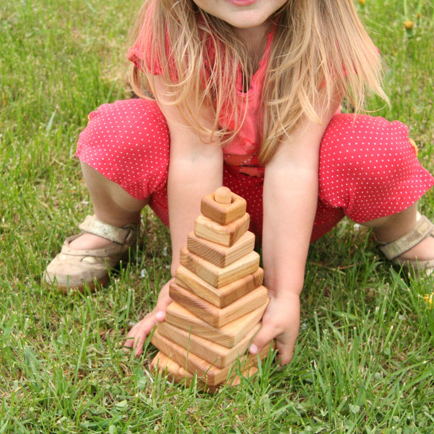 Lotes Toys Natural Square Wooden Stacking Pyramid - 10 pieces PY01