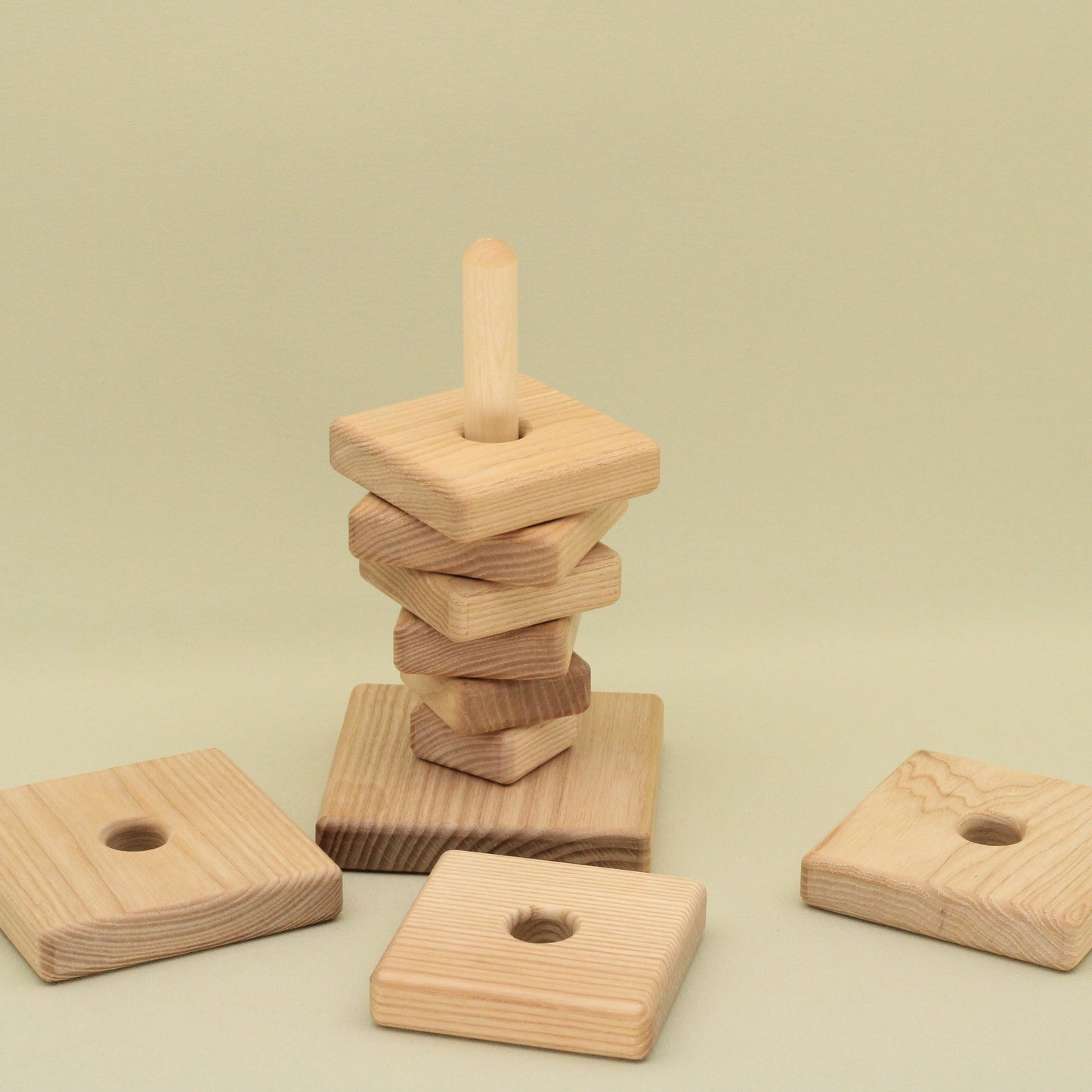Lotes Toys Natural Square Wooden Stacking Pyramid - 10 pieces PY01
