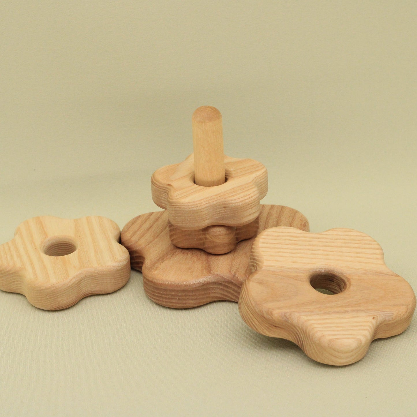 Lotes Toys Natural Flowers Wooden Stacking Pyramid PY23