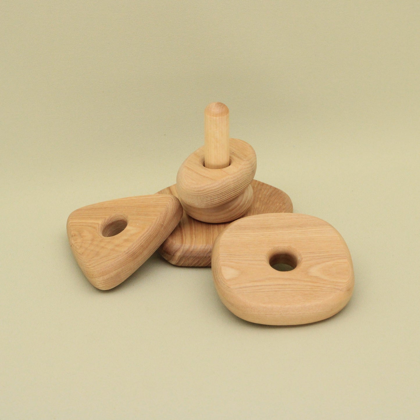 Lotes Toys Natural Geometric Wooden Stacking Pyramid PY26