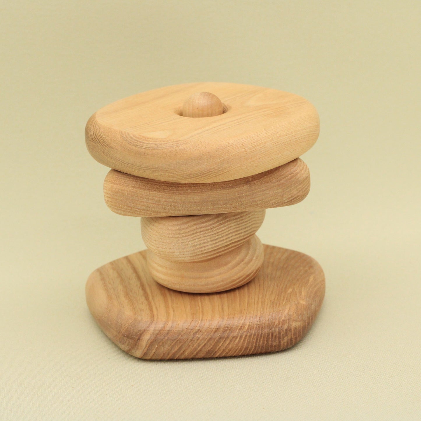 Lotes Toys Natural Geometric Wooden Stacking Pyramid PY26