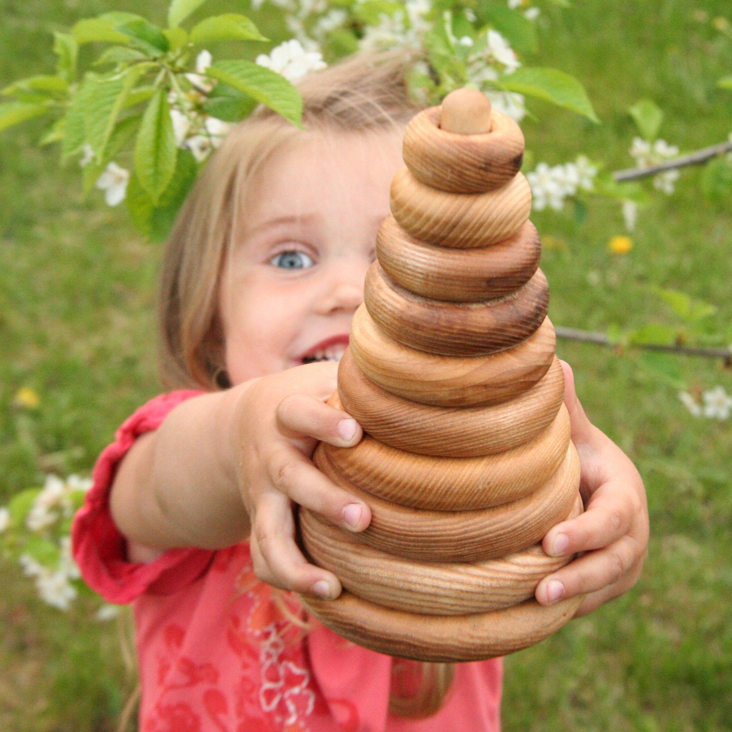 Lotes Toys Natural Rings Wooden Stacking Pyramid - 10 pieces PY02