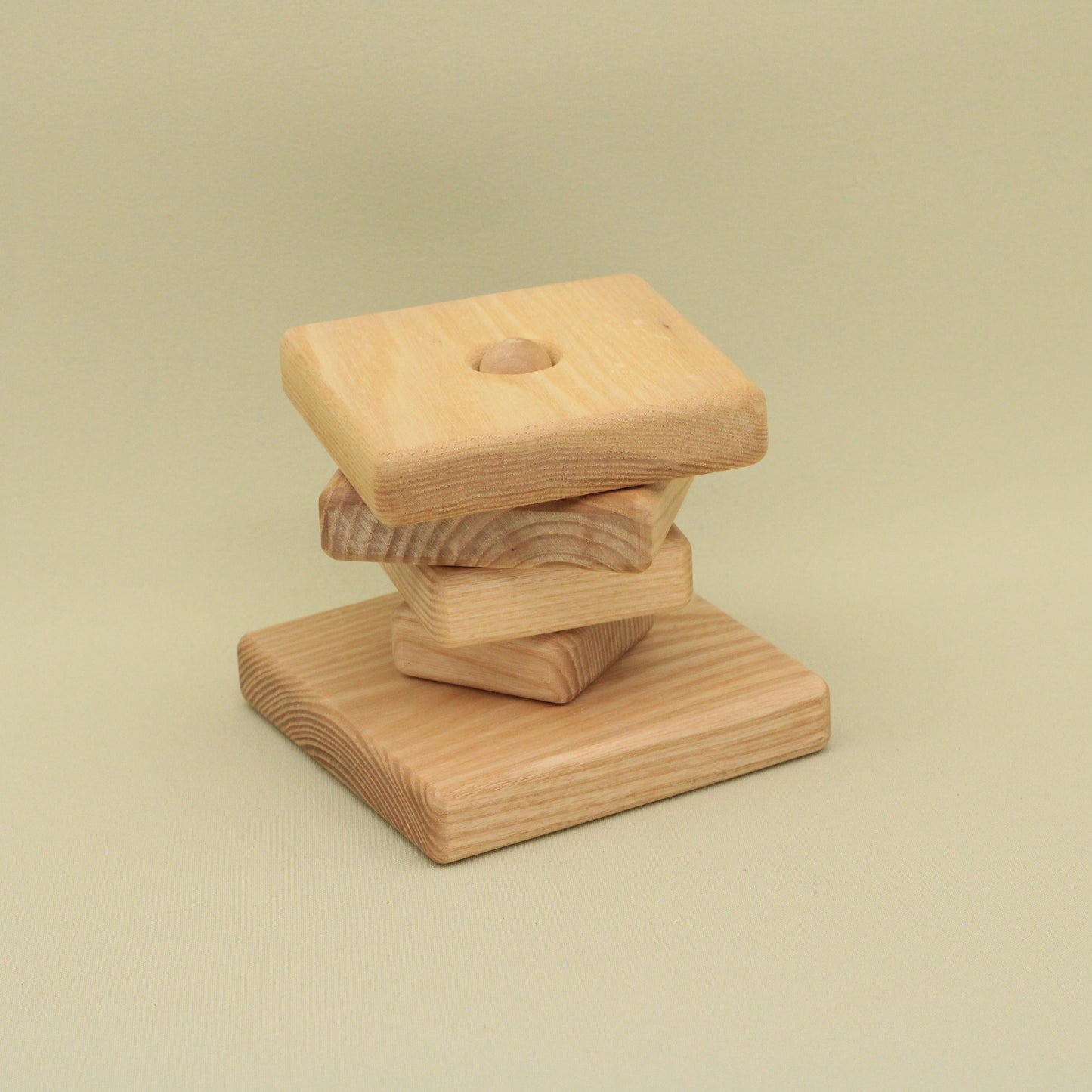 Lotes Toys Natural Square Wooden Stacking Pyramid PY21