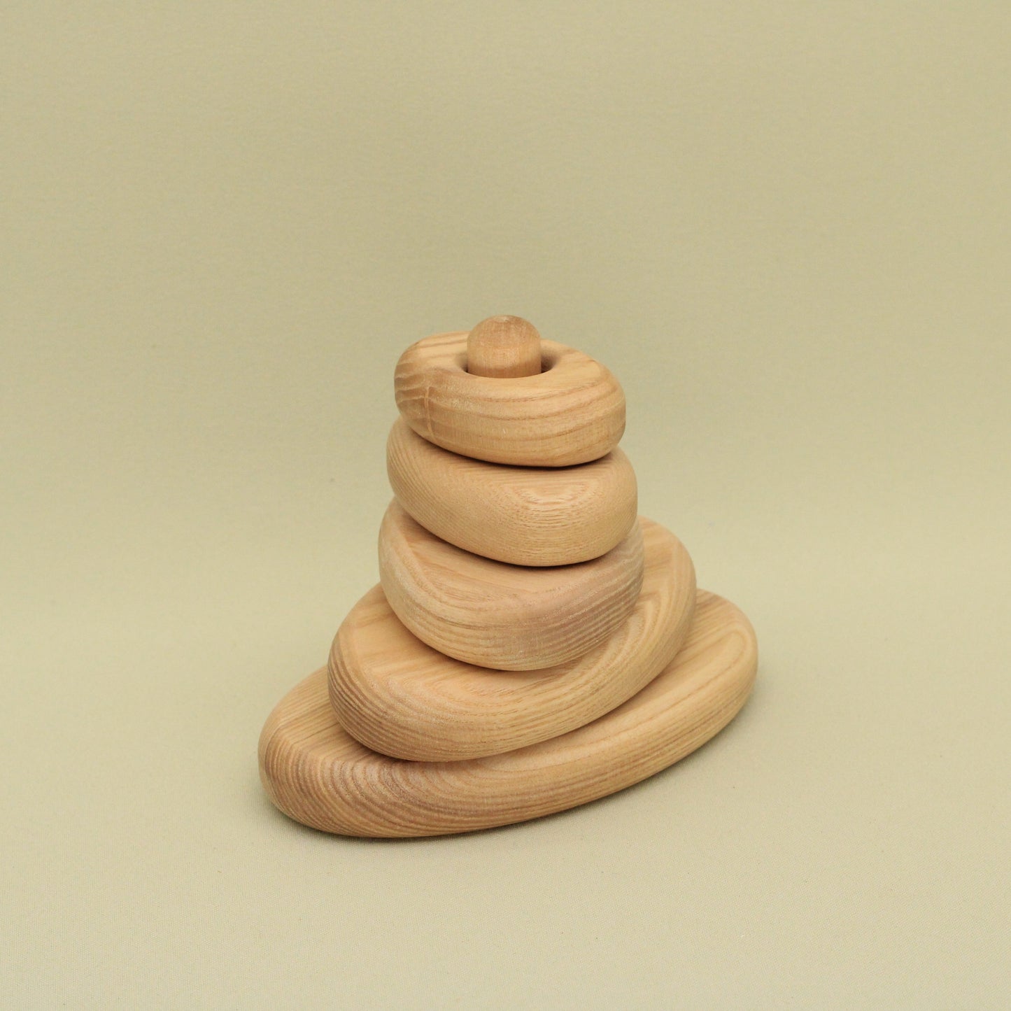 Lotes Toys Natural Oval Wooden Stacking Pyramid PY25