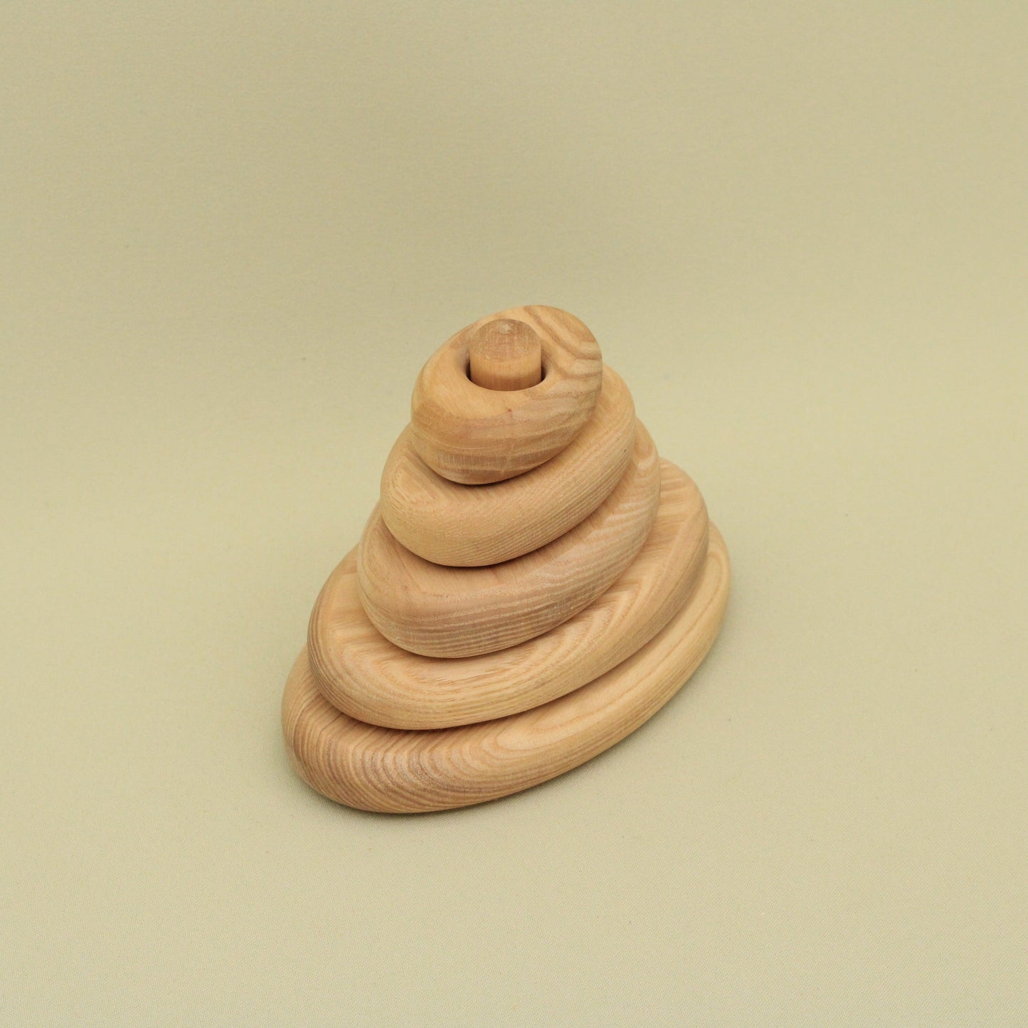 Lotes Toys Natural Oval Wooden Stacking Pyramid PY25