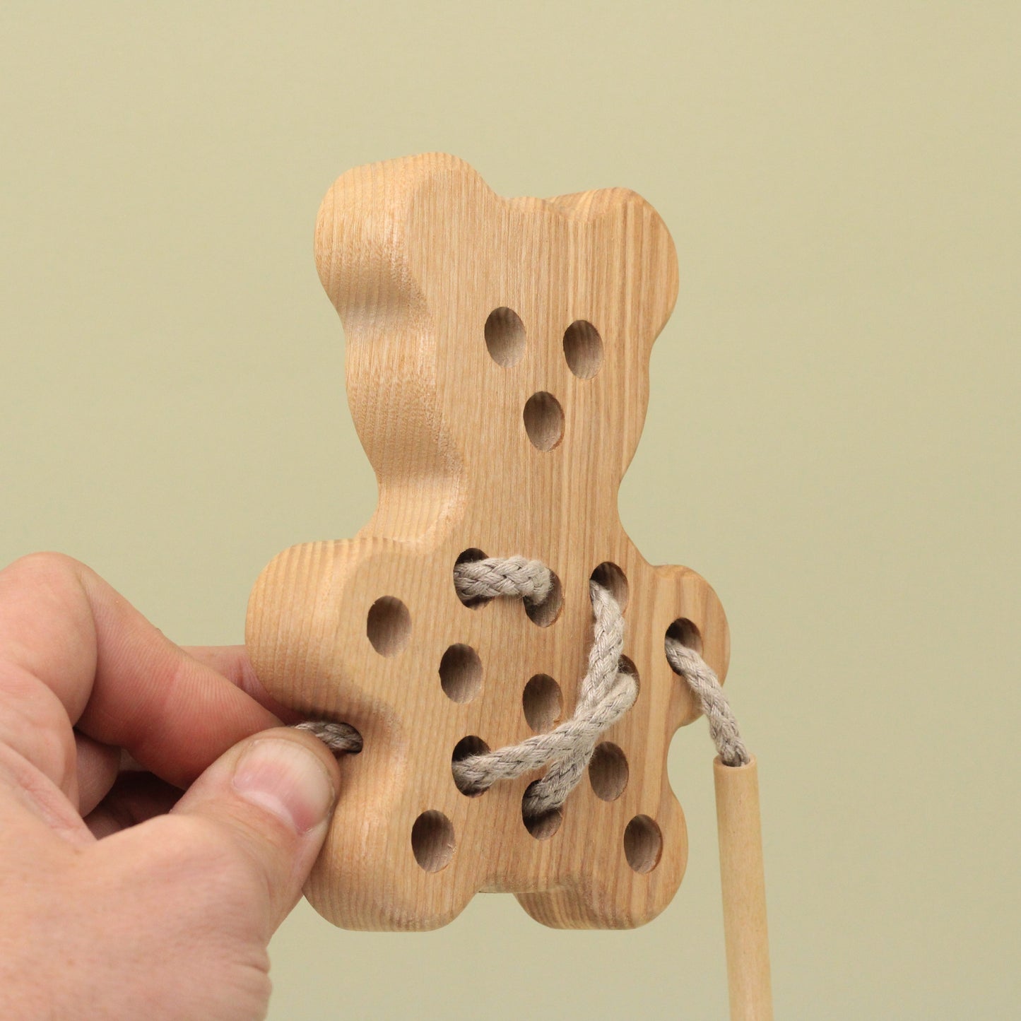 Lotes Toys Natural Wooden Threading Lacing Bear TT22