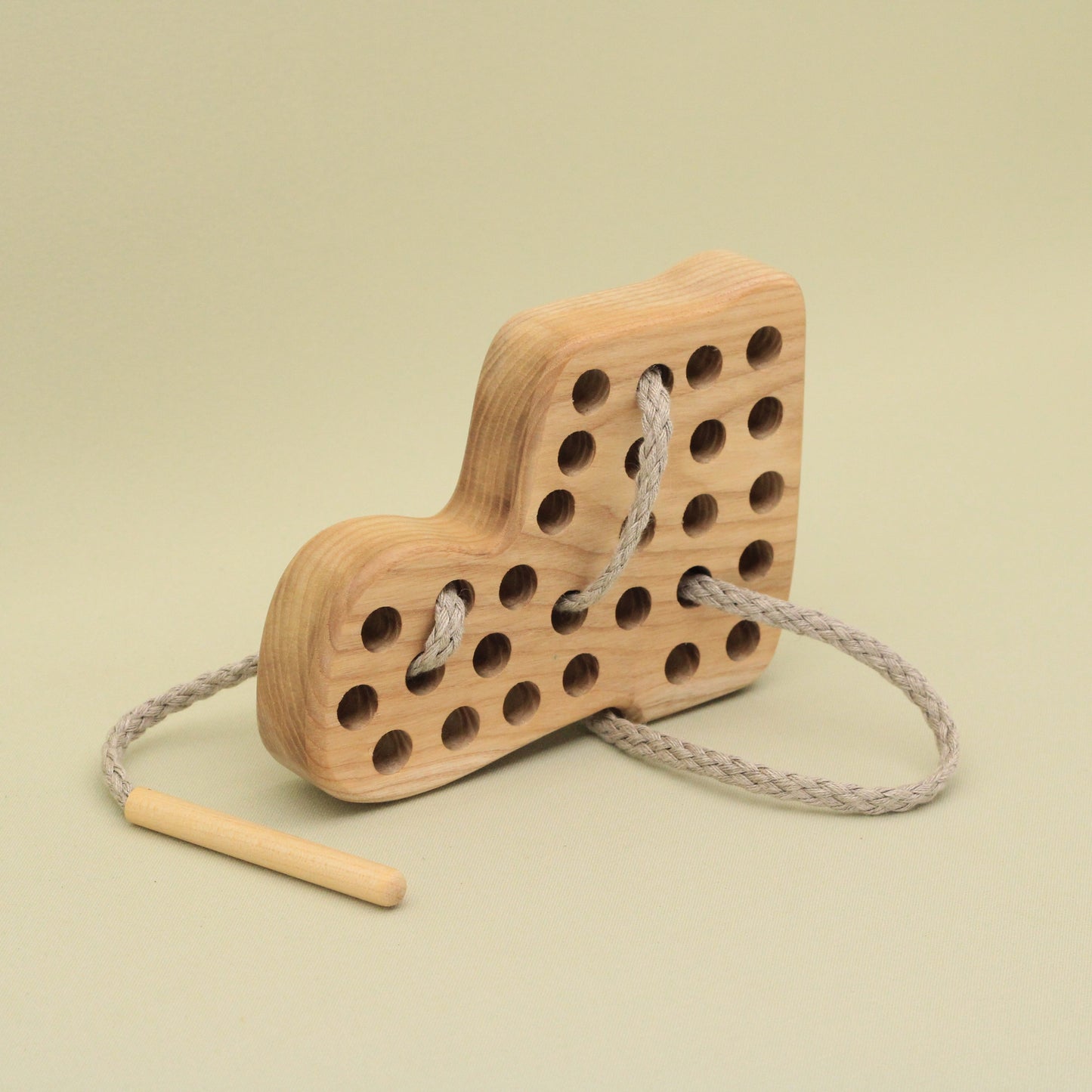 Lotes Toys Natural Wooden Threading Lacing Boot TT05