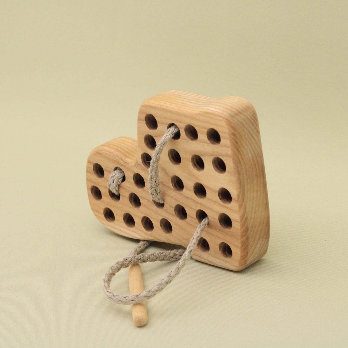 Lotes Toys Natural Wooden Threading Lacing Boot TT05