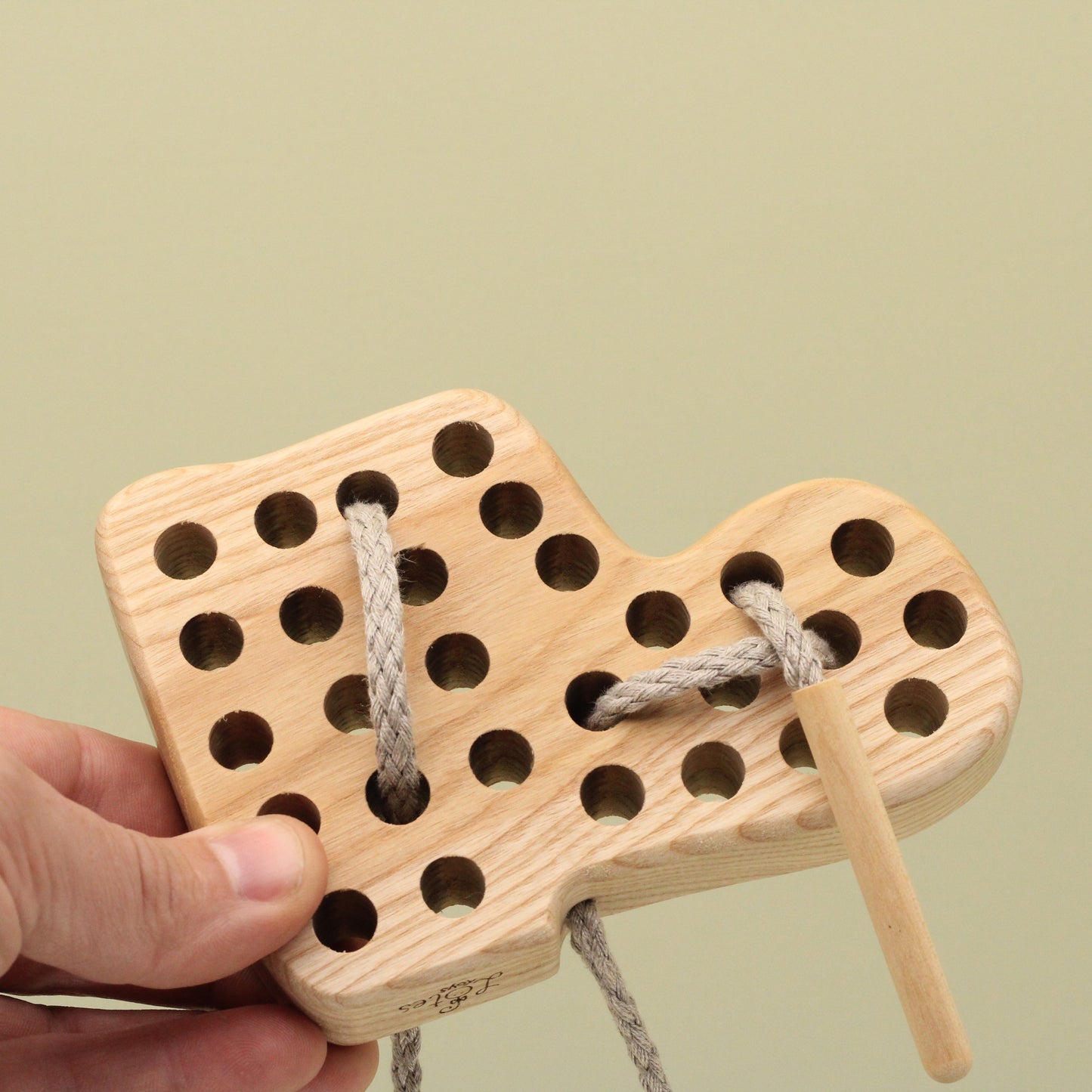 Lotes Toys Natural Wooden Threading Lacing Boot TT05