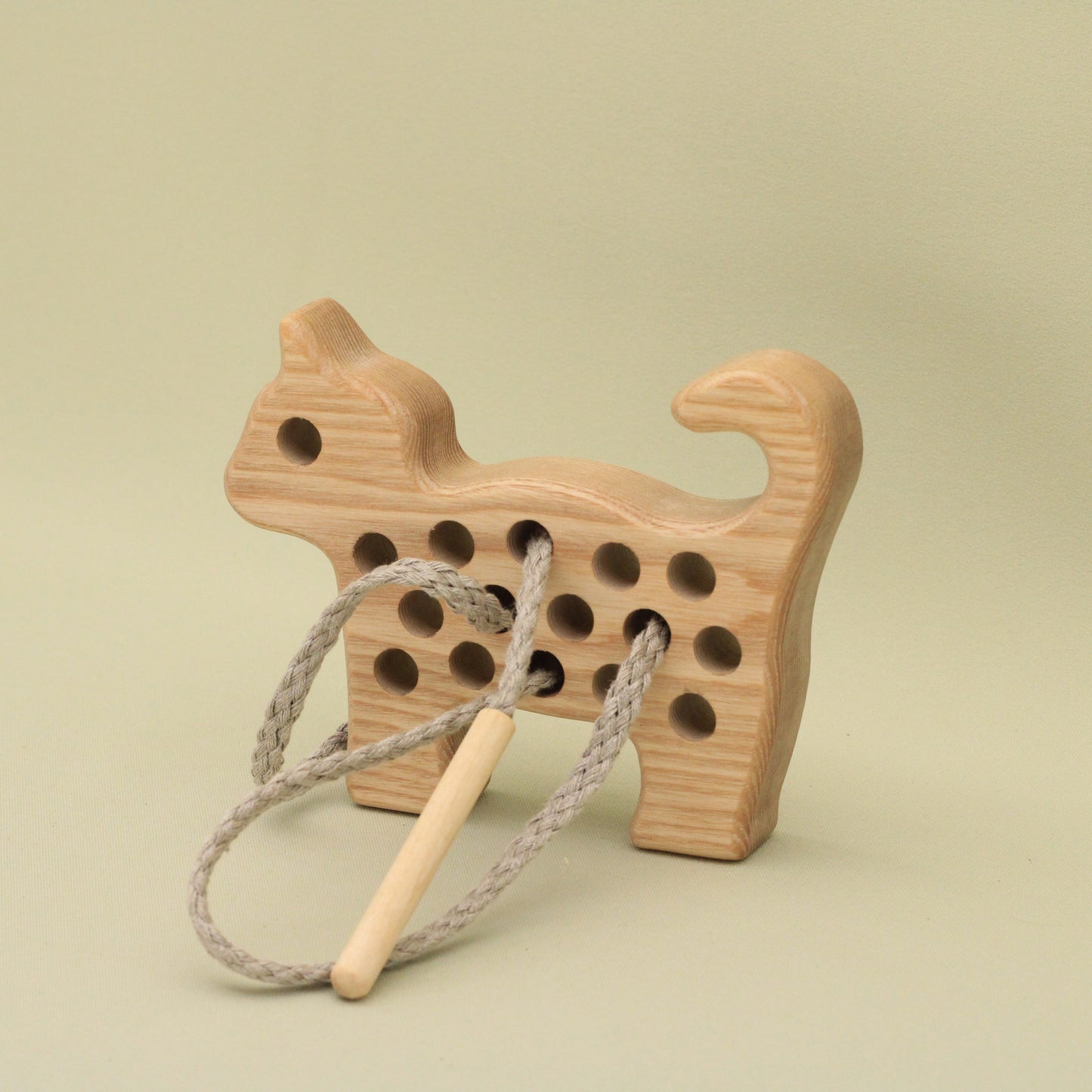 Lotes Toys Natural Wooden Threading Lacing Cat TT12