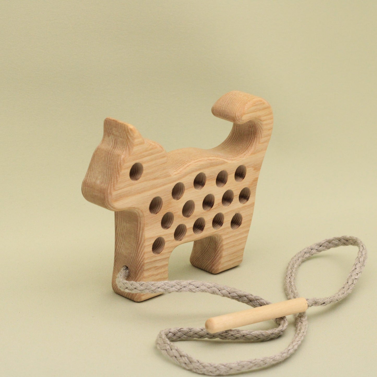 Lotes Toys Natural Wooden Threading Lacing Cat TT12