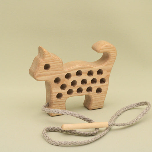 Lotes Toys Natural Wooden Threading Lacing Cat TT12