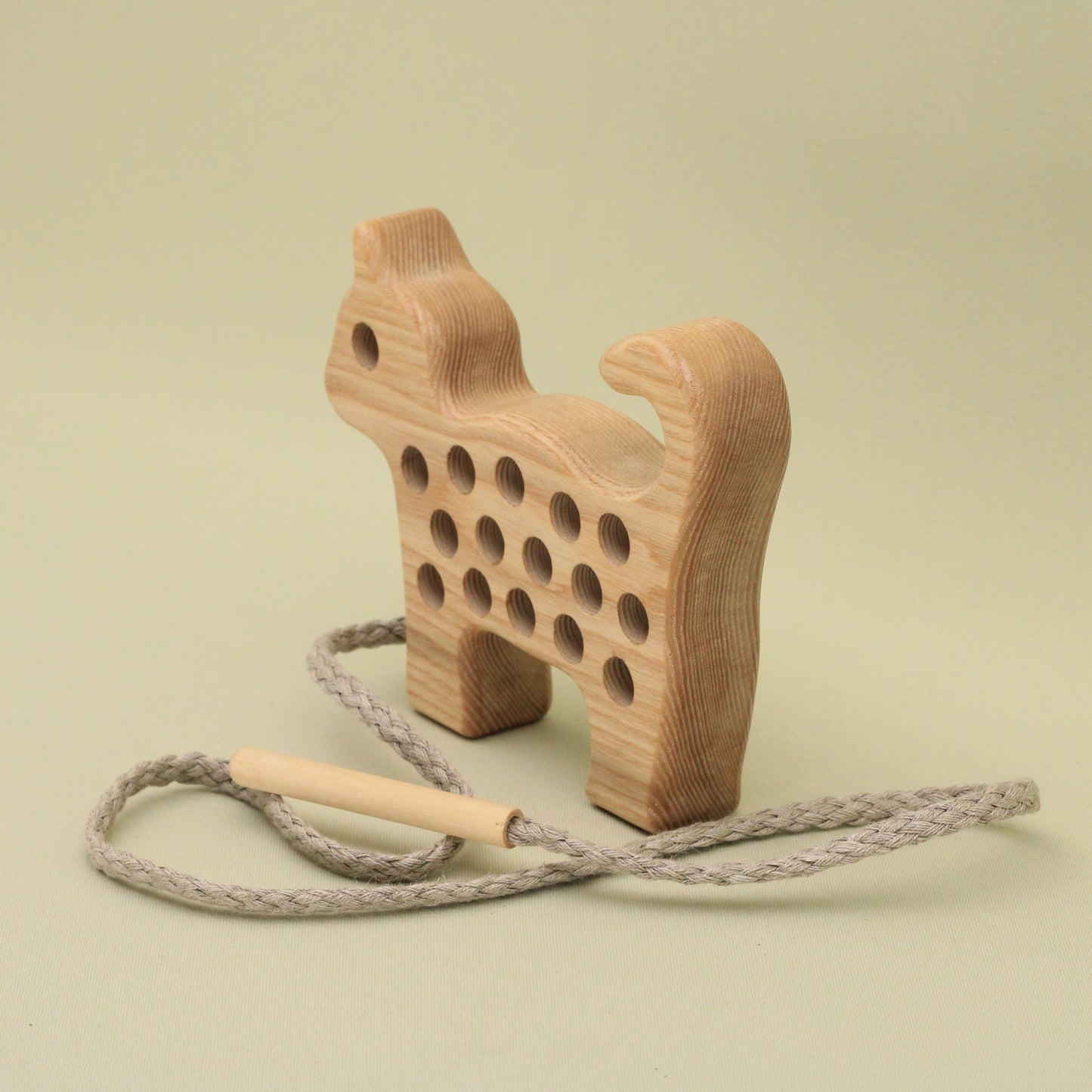 Lotes Toys Natural Wooden Threading Lacing Cat TT12