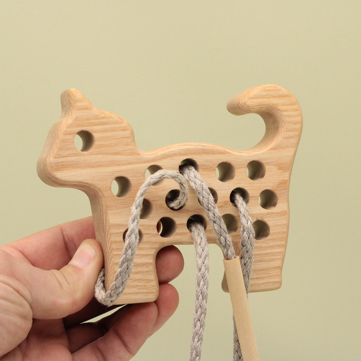 Lotes Toys Natural Wooden Threading Lacing Cat TT12