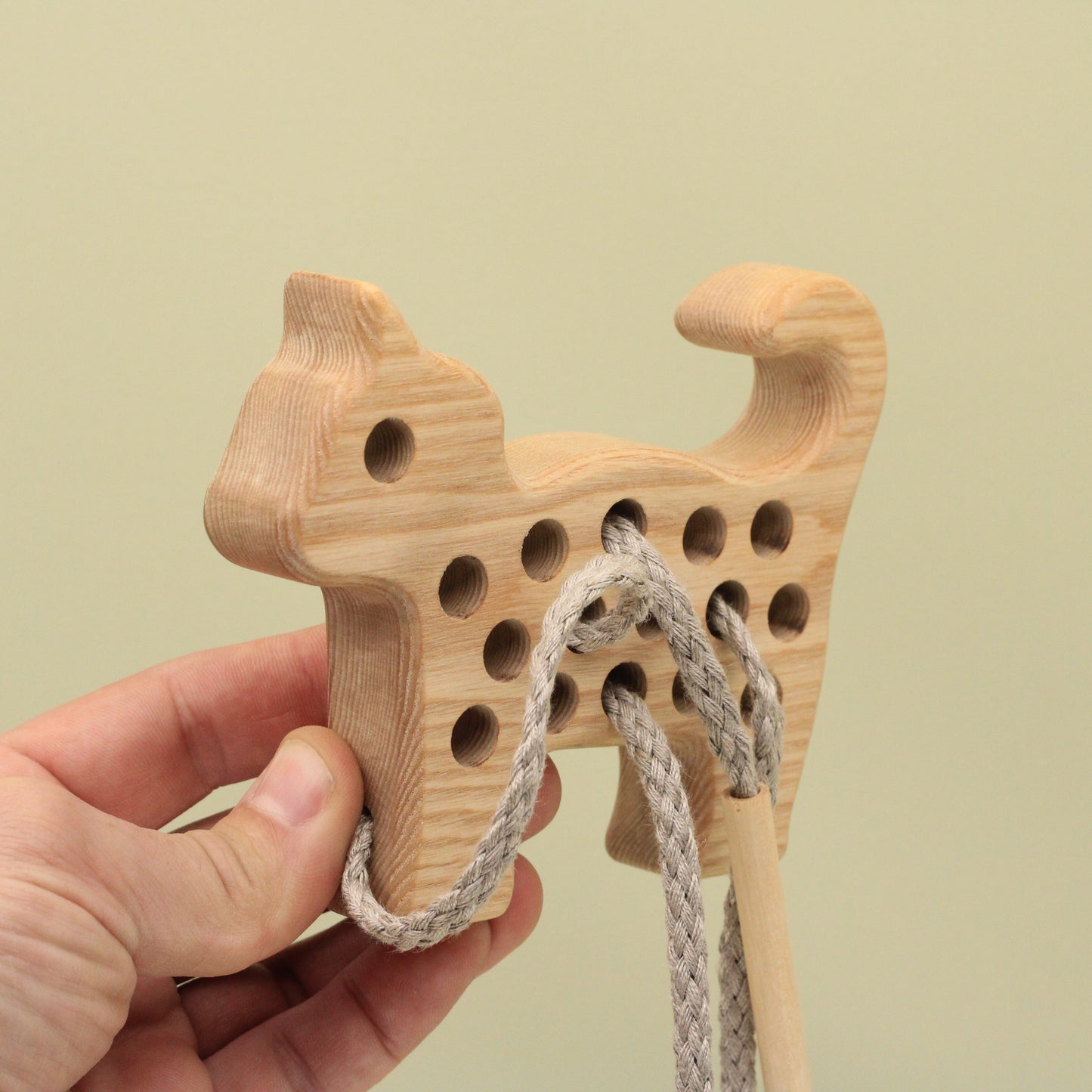 Lotes Toys Natural Wooden Threading Lacing Cat TT12