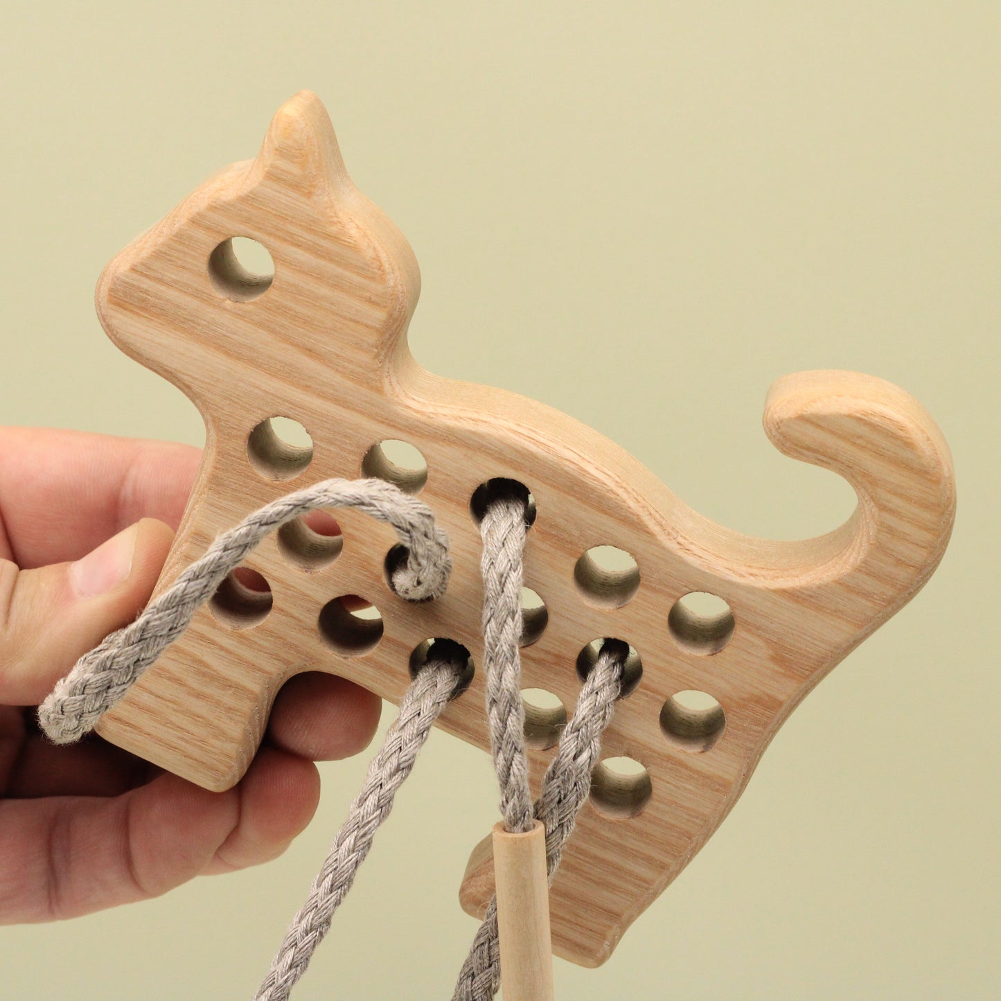 Lotes Toys Natural Wooden Threading Lacing Cat TT12