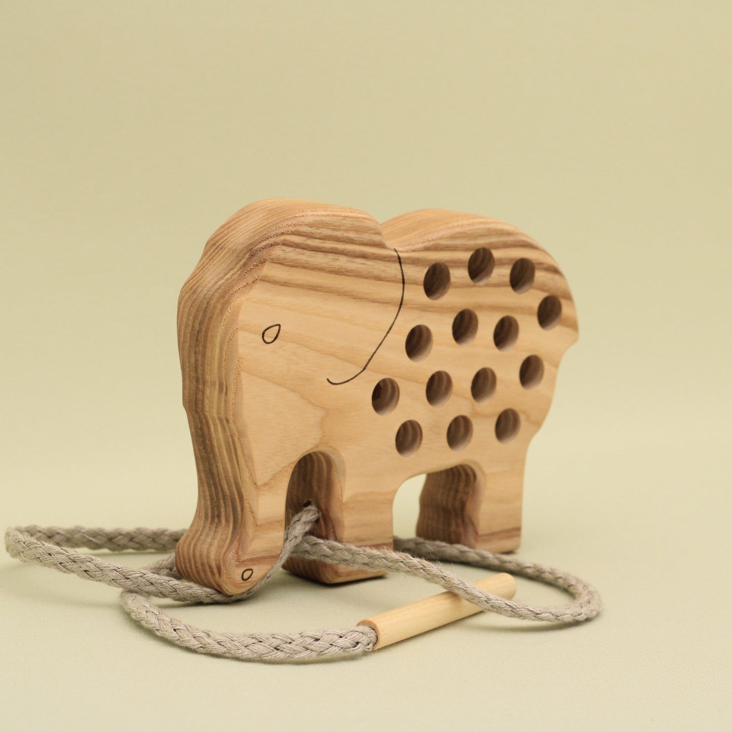 Lotes Toys Natural Wooden Threading Lacing Elephant TT26