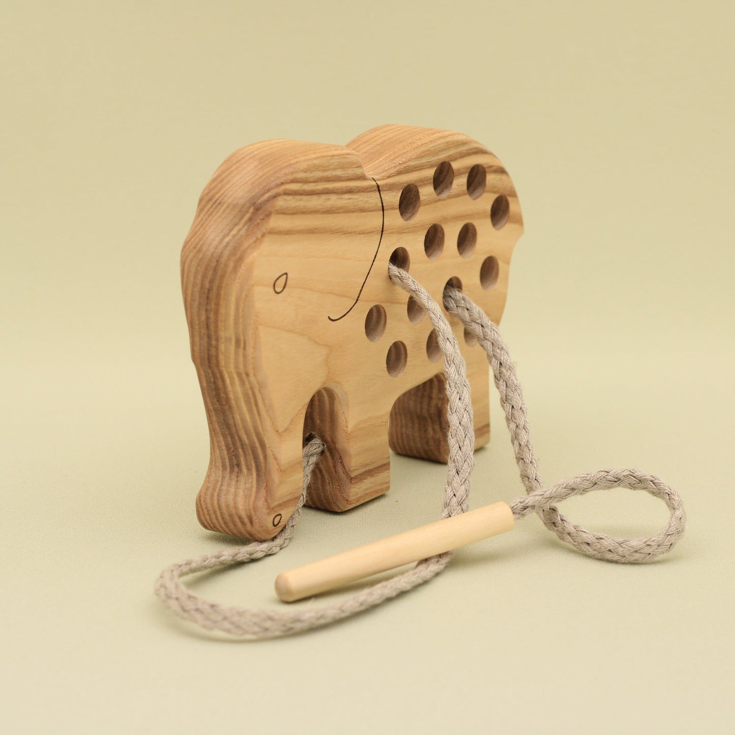 Lotes Toys Natural Wooden Threading Lacing Elephant TT26