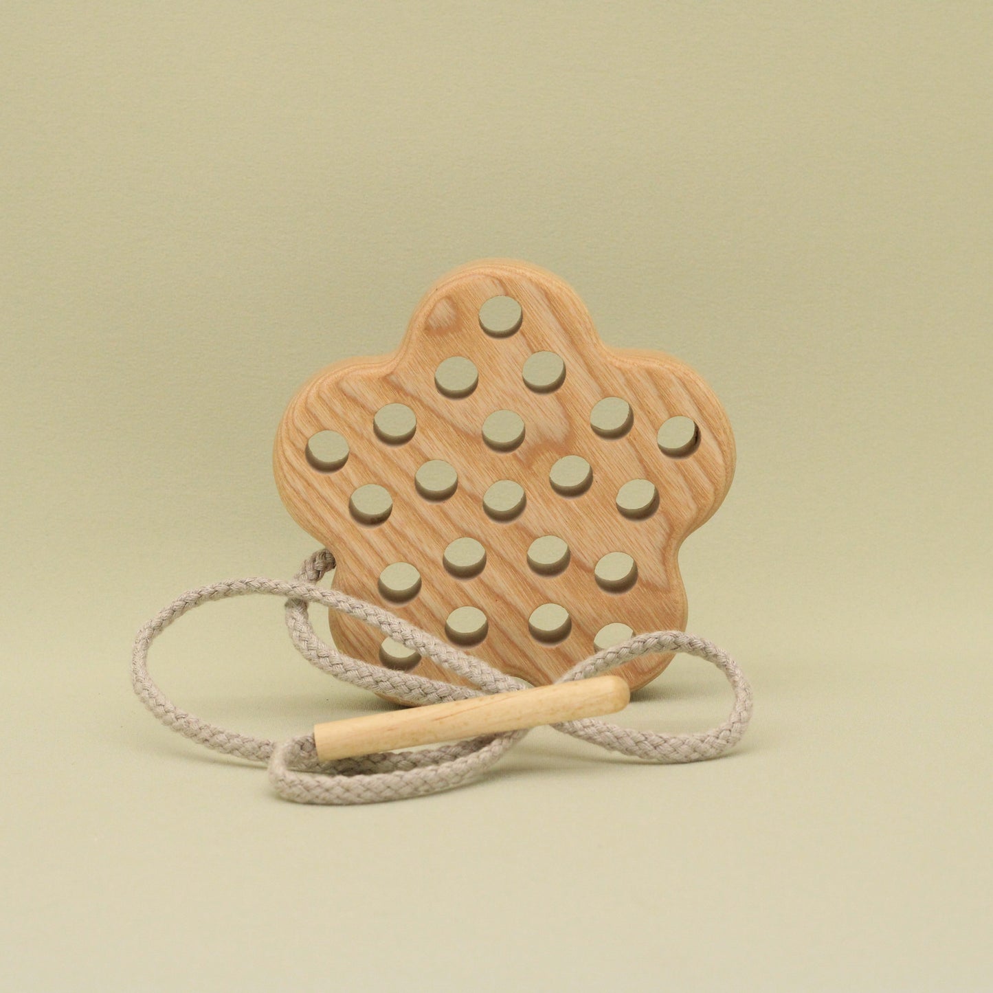 Lotes Toys Natural Wooden Threading Lacing Flower TT23