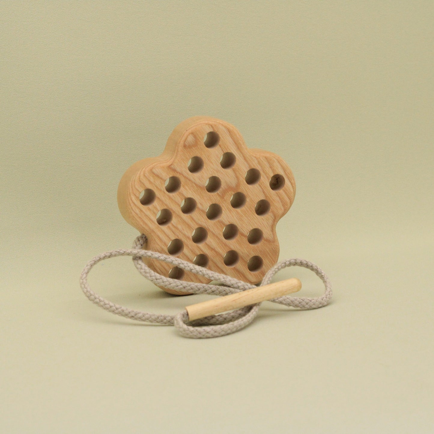 Lotes Toys Natural Wooden Threading Lacing Flower TT23