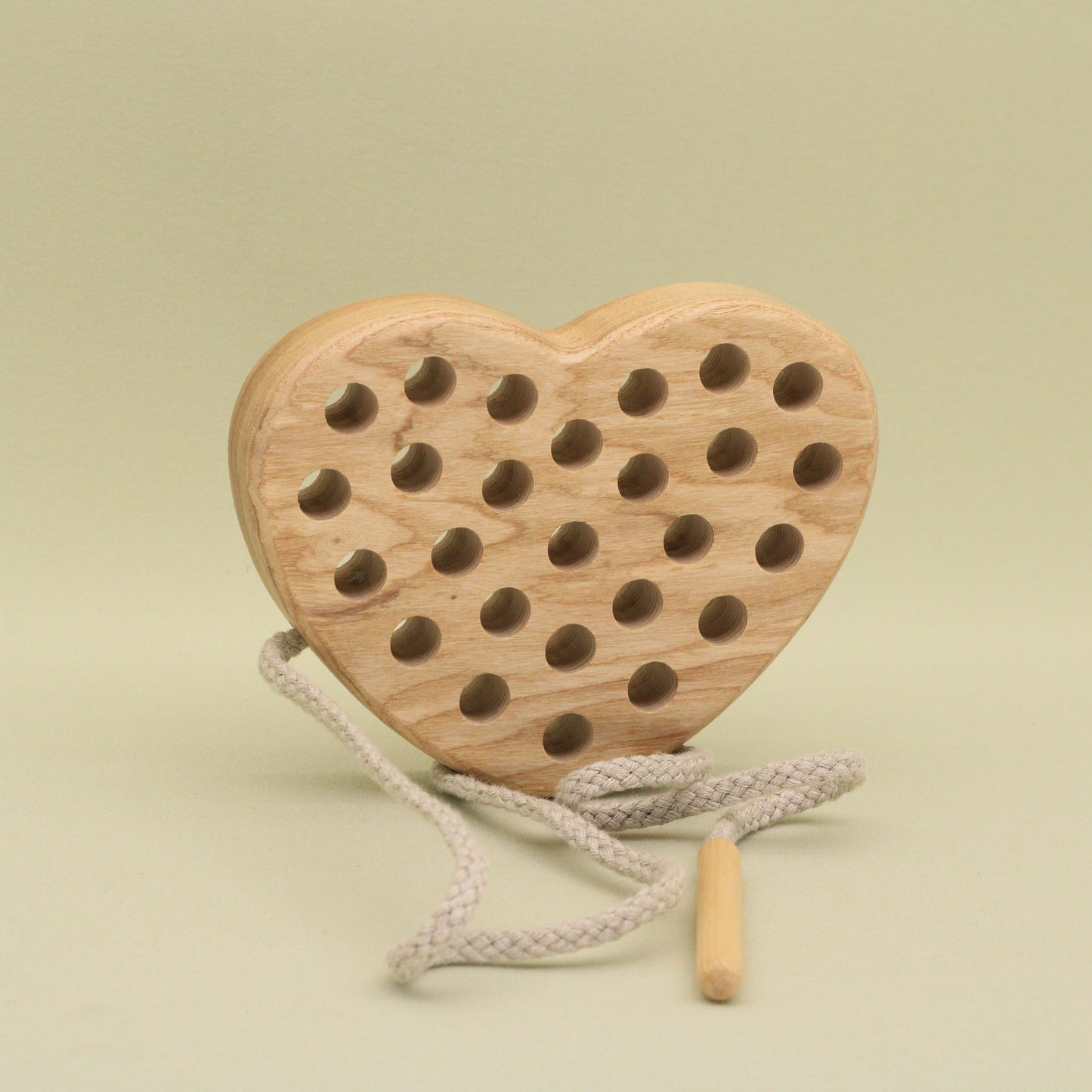 Lotes Toys Natural Wooden Threading Lacing Heart TT20