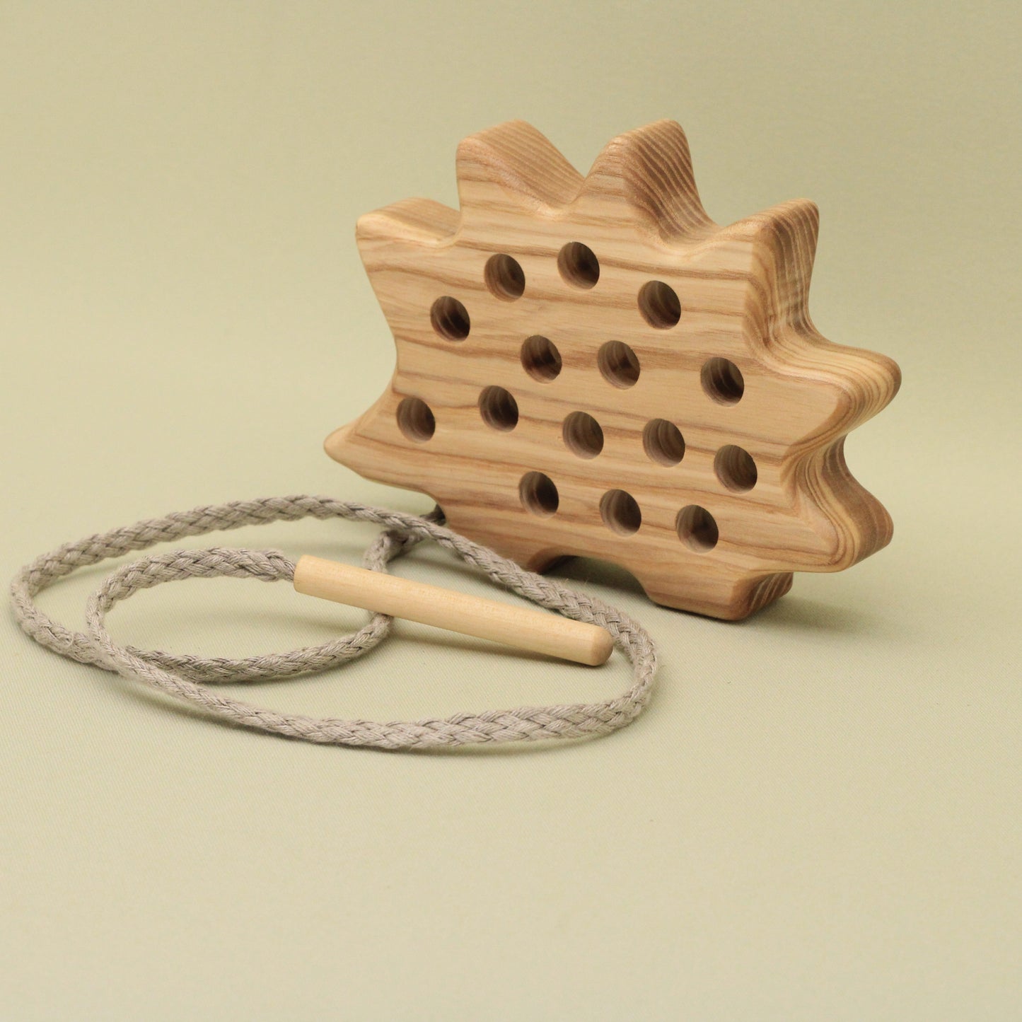 Lotes Toys Natural Wooden Threading Lacing Hedgehog TT17