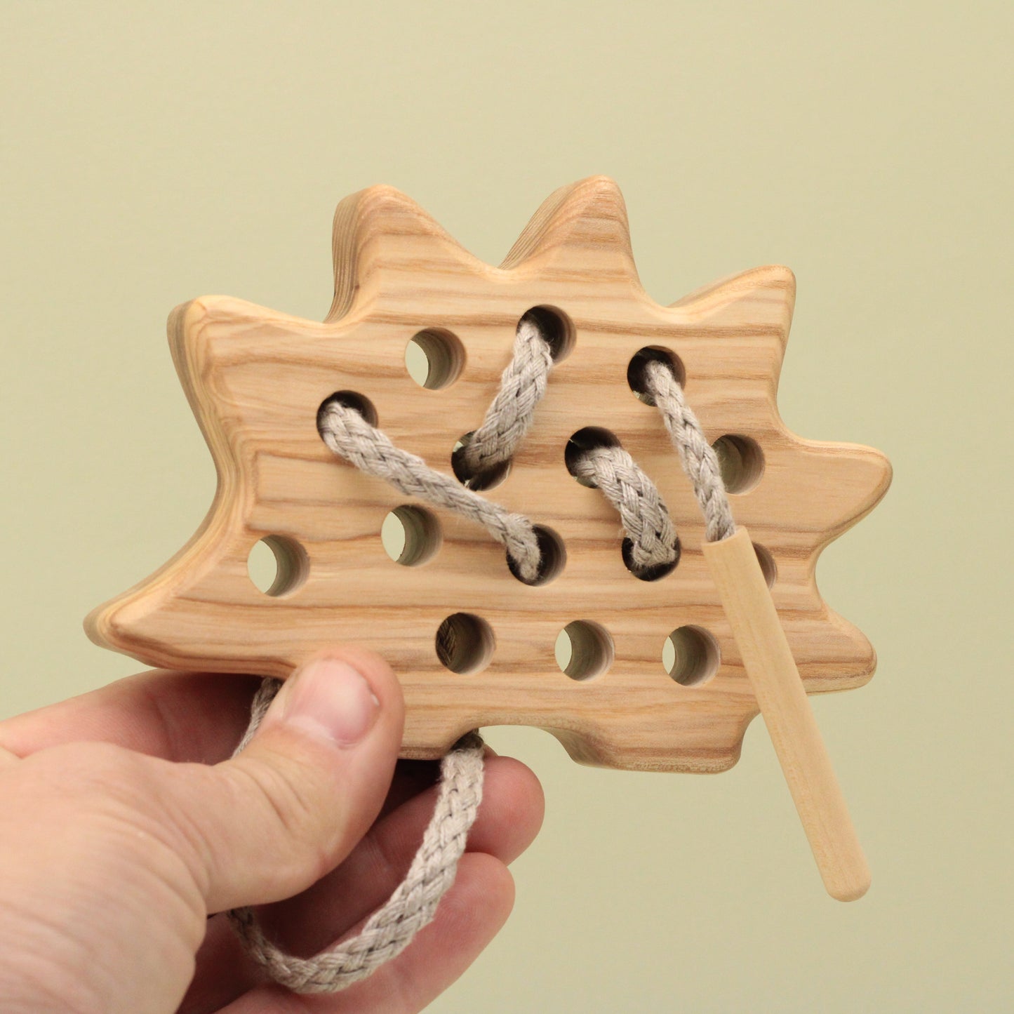 Lotes Toys Natural Wooden Threading Lacing Hedgehog TT17