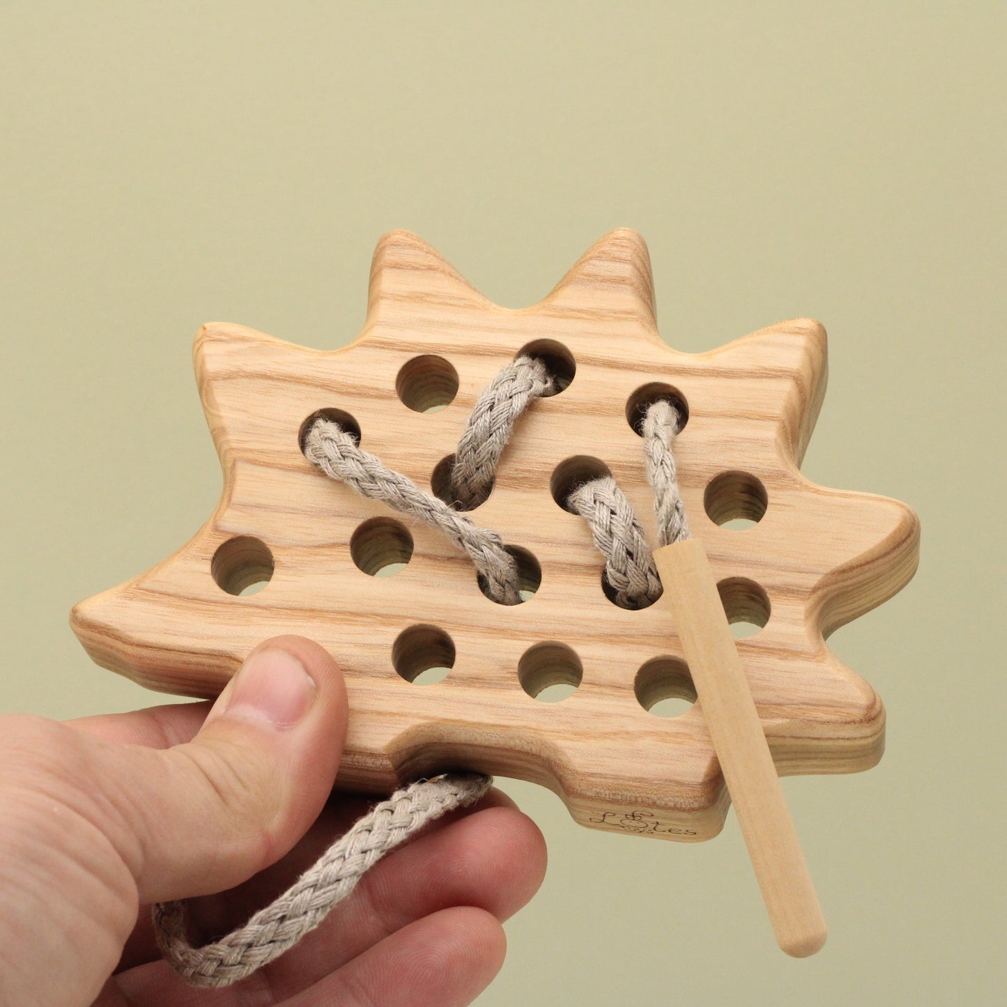 Lotes Toys Natural Wooden Threading Lacing Hedgehog TT17