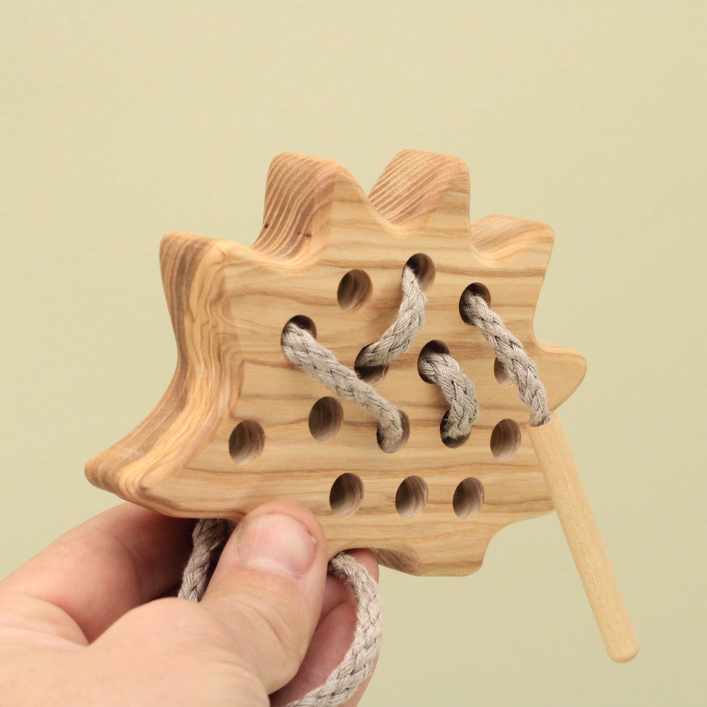Lotes Toys Natural Wooden Threading Lacing Hedgehog TT17