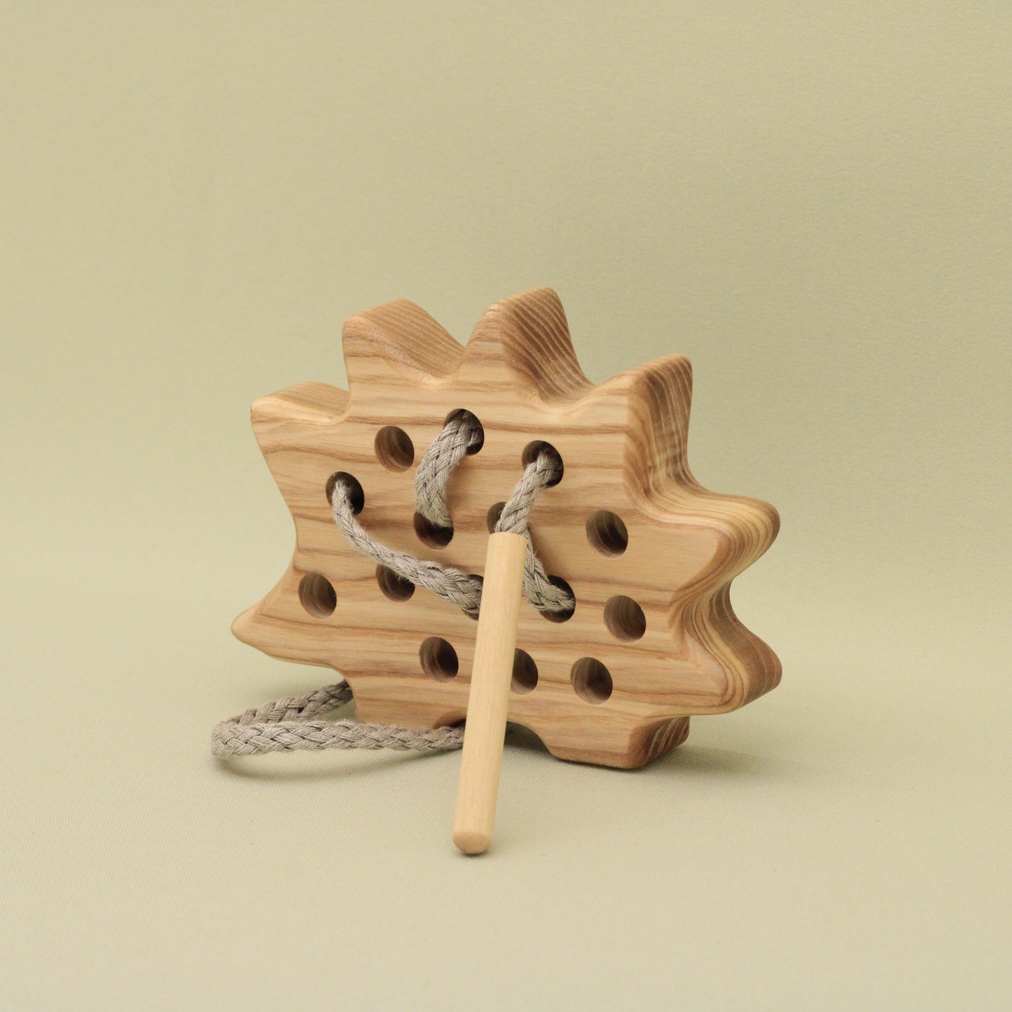 Lotes Toys Natural Wooden Threading Lacing Hedgehog TT17