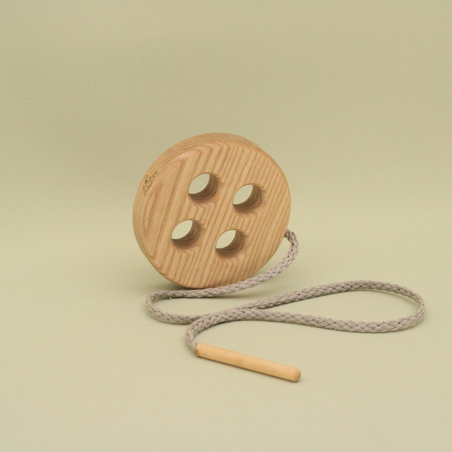 Lotes Toys Natural Wooden Threading Lacing Knob TT18