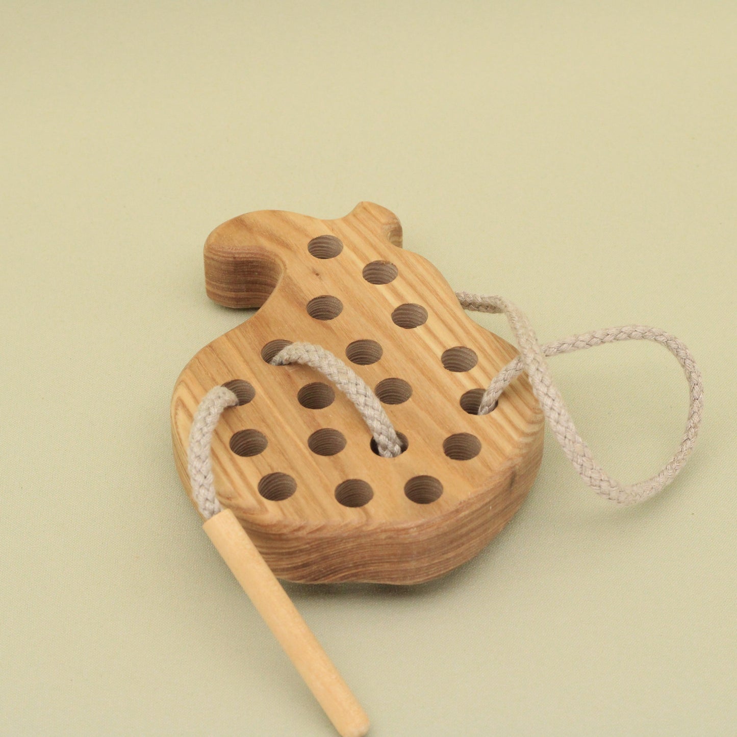 Lotes Toys Natural Wooden Threading Lacing Pear TT03
