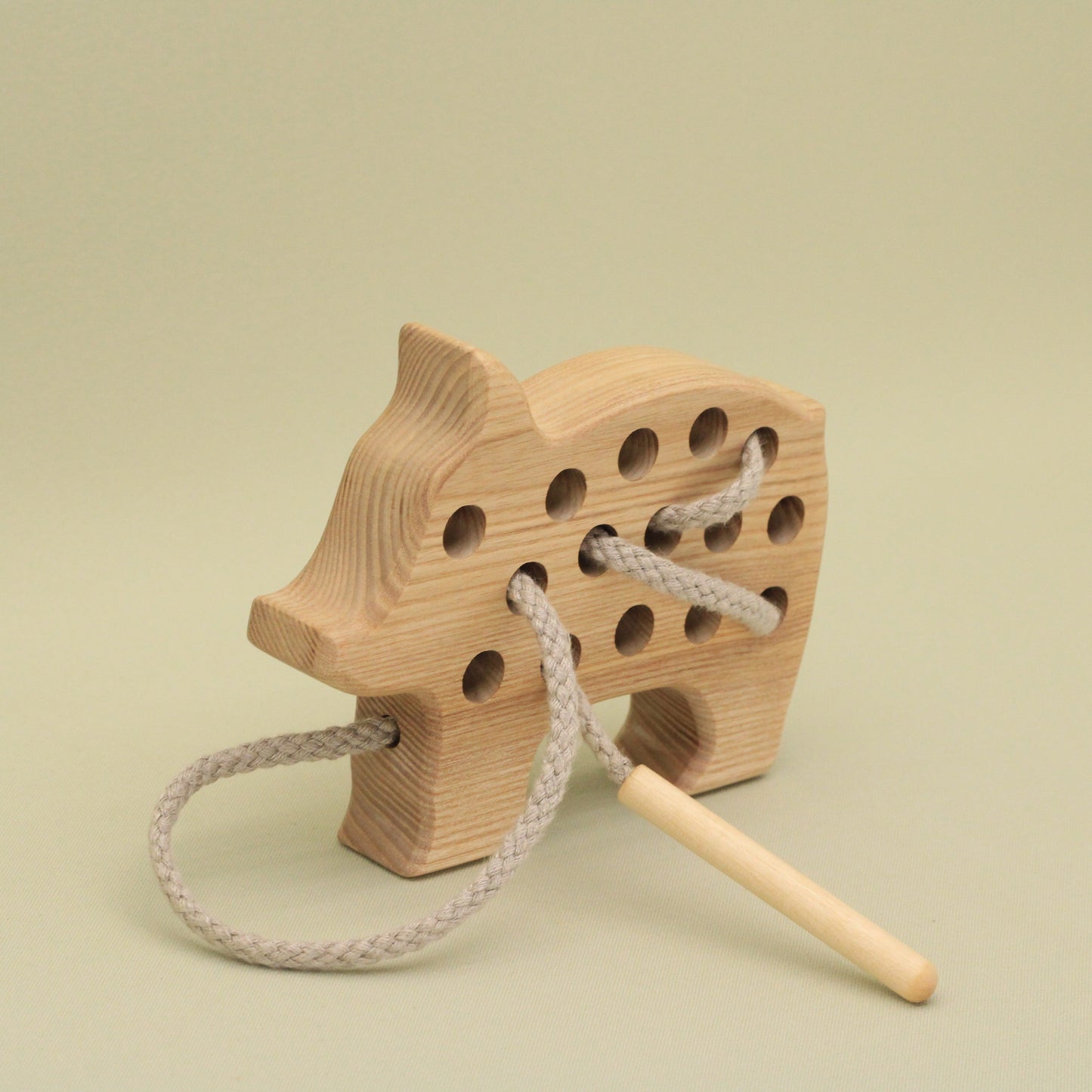Lotes Toys Natural Wooden Threading Lacing Piglet TT14