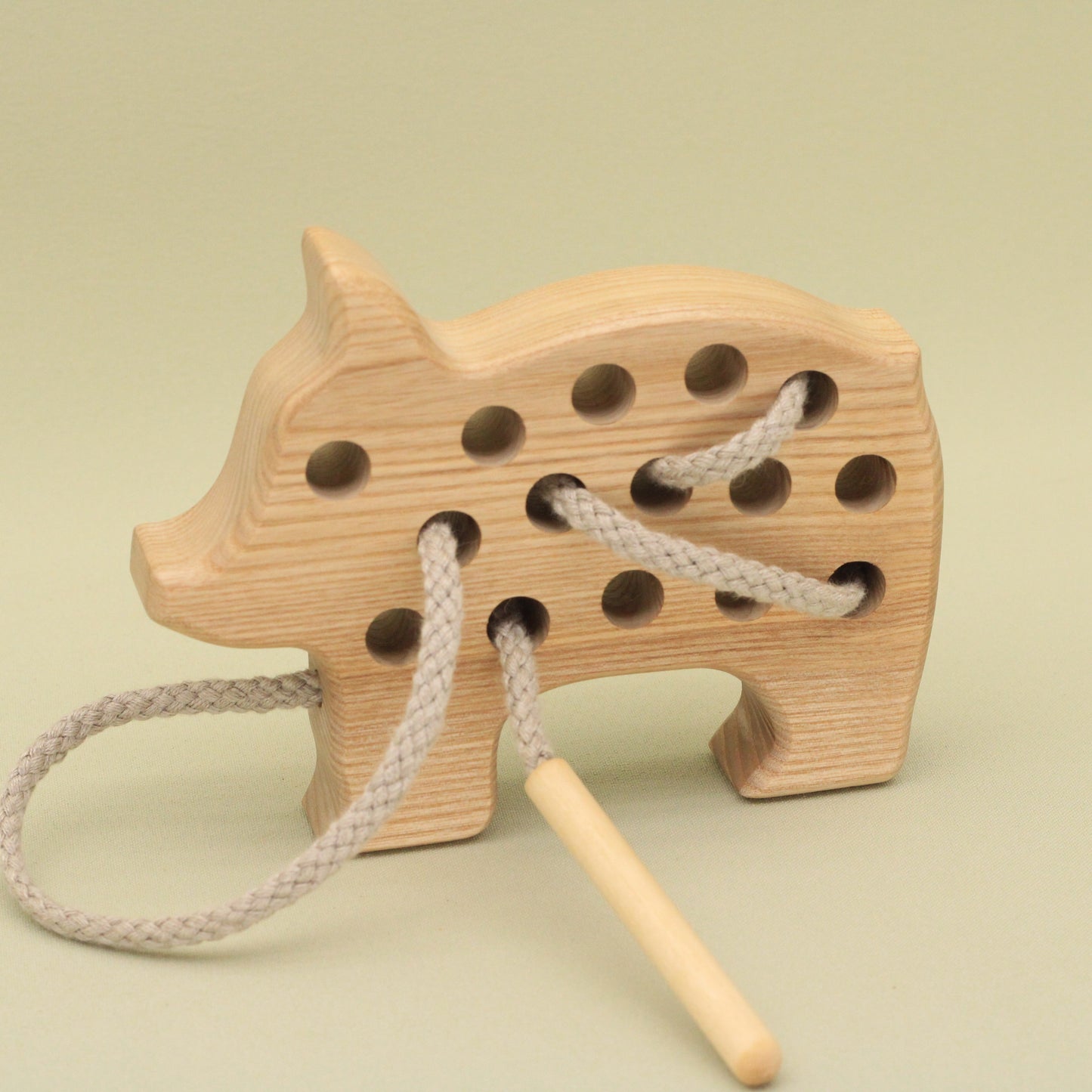 Lotes Toys Natural Wooden Threading Lacing Piglet TT14