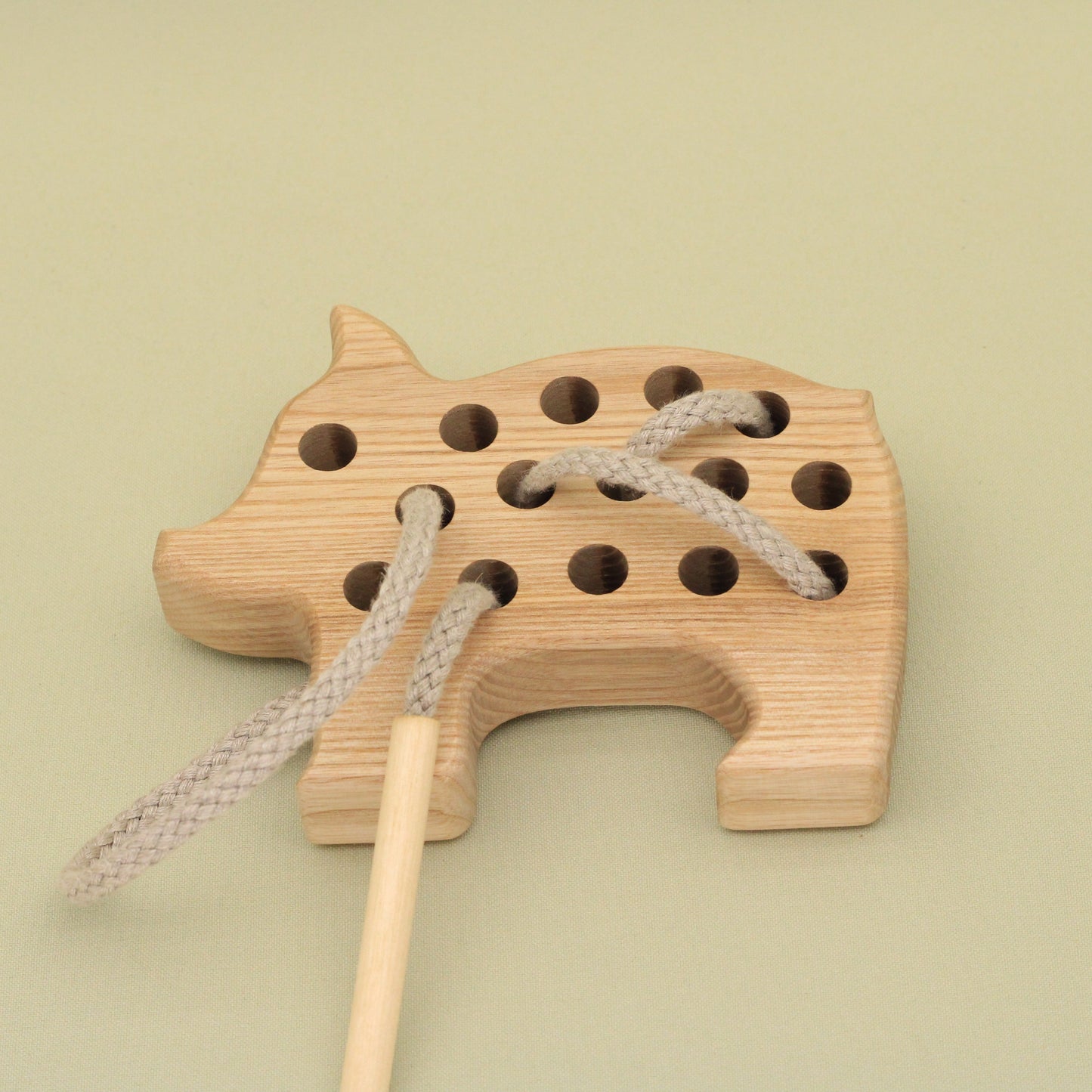 Lotes Toys Natural Wooden Threading Lacing Piglet TT14
