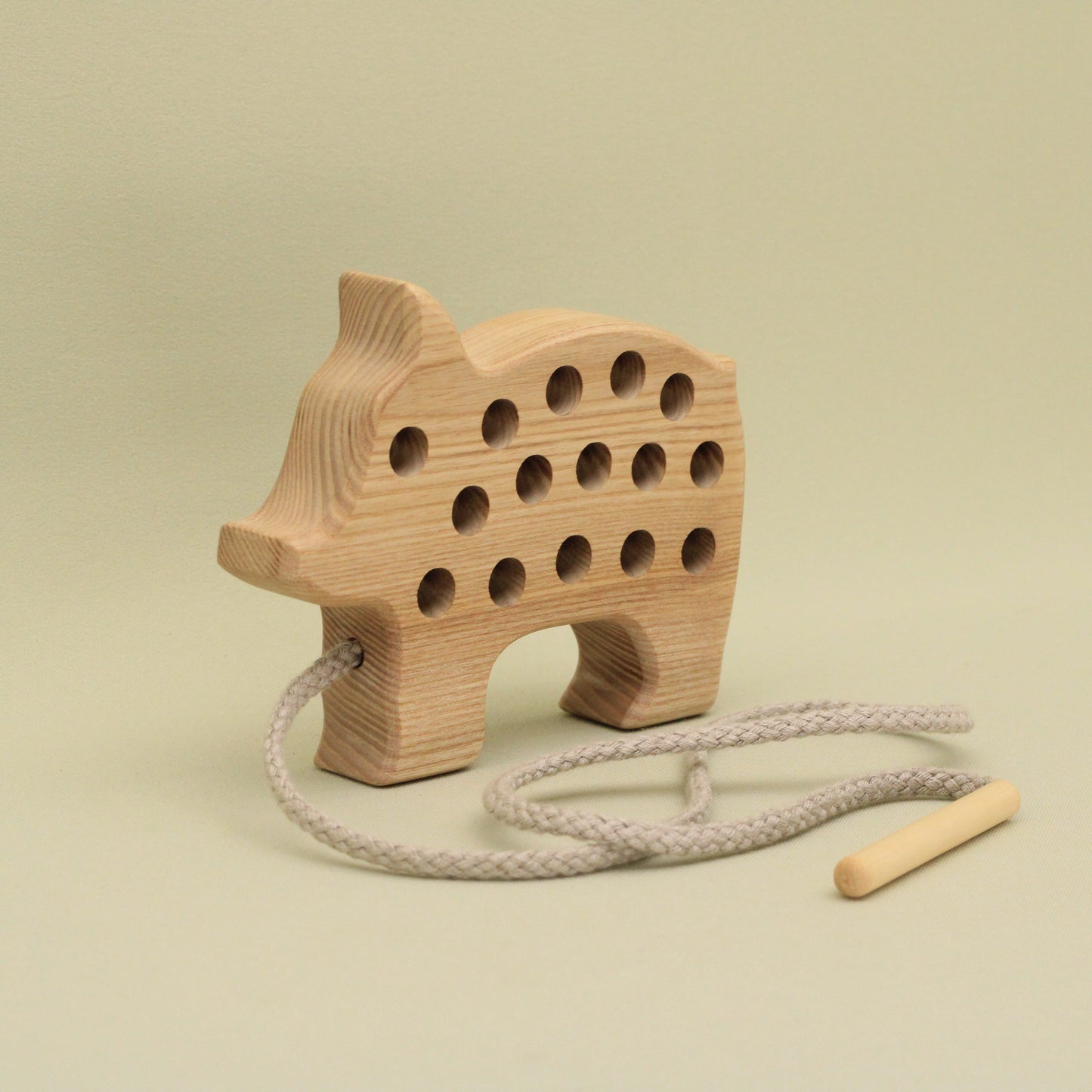 Lotes Toys Natural Wooden Threading Lacing Piglet TT14