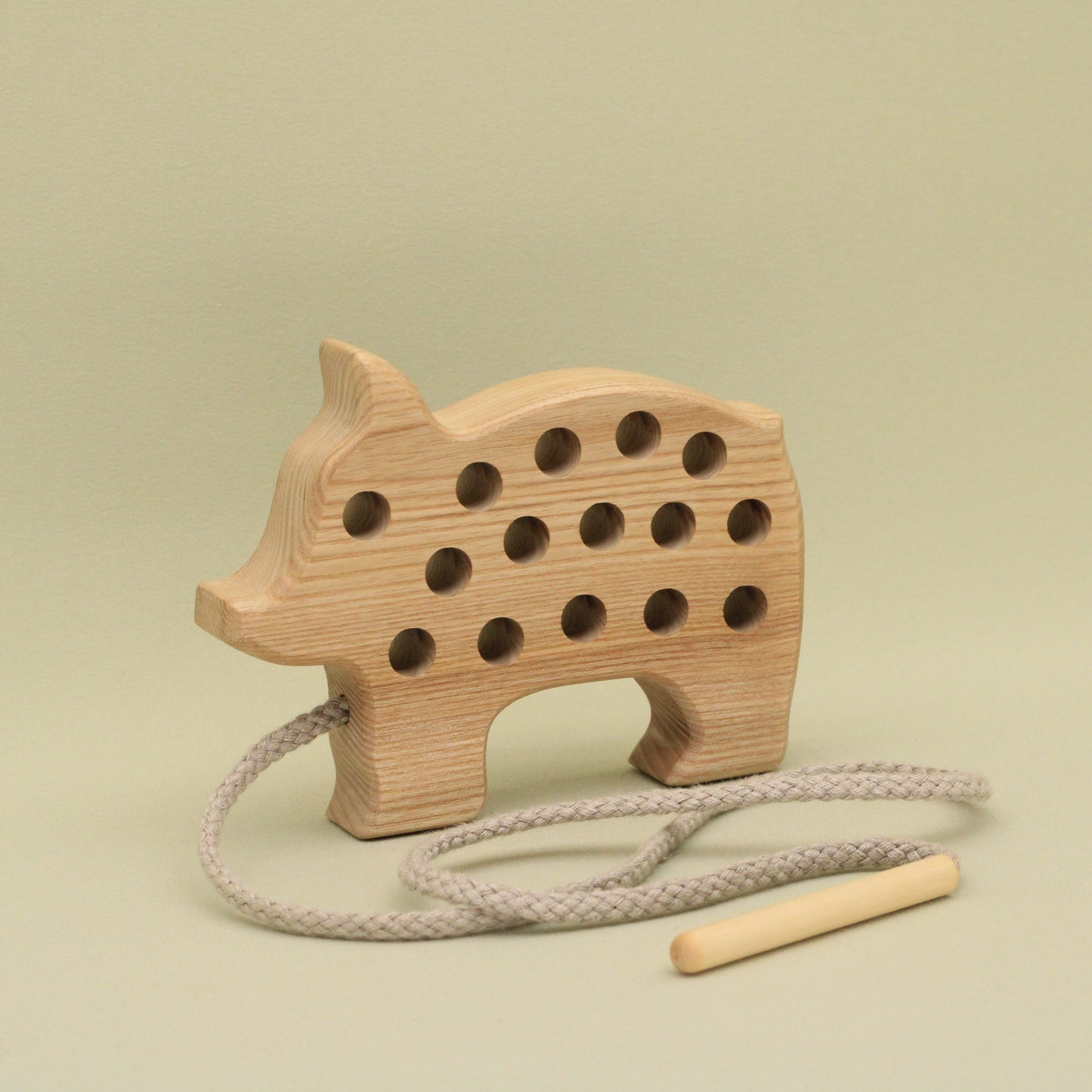 Lotes Toys Natural Wooden Threading Lacing Piglet TT14