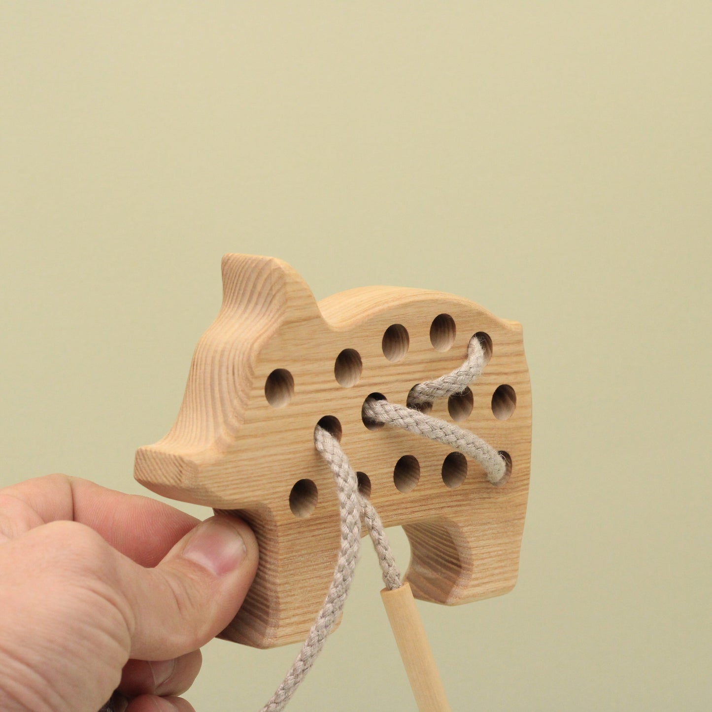 Lotes Toys Natural Wooden Threading Lacing Piglet TT14