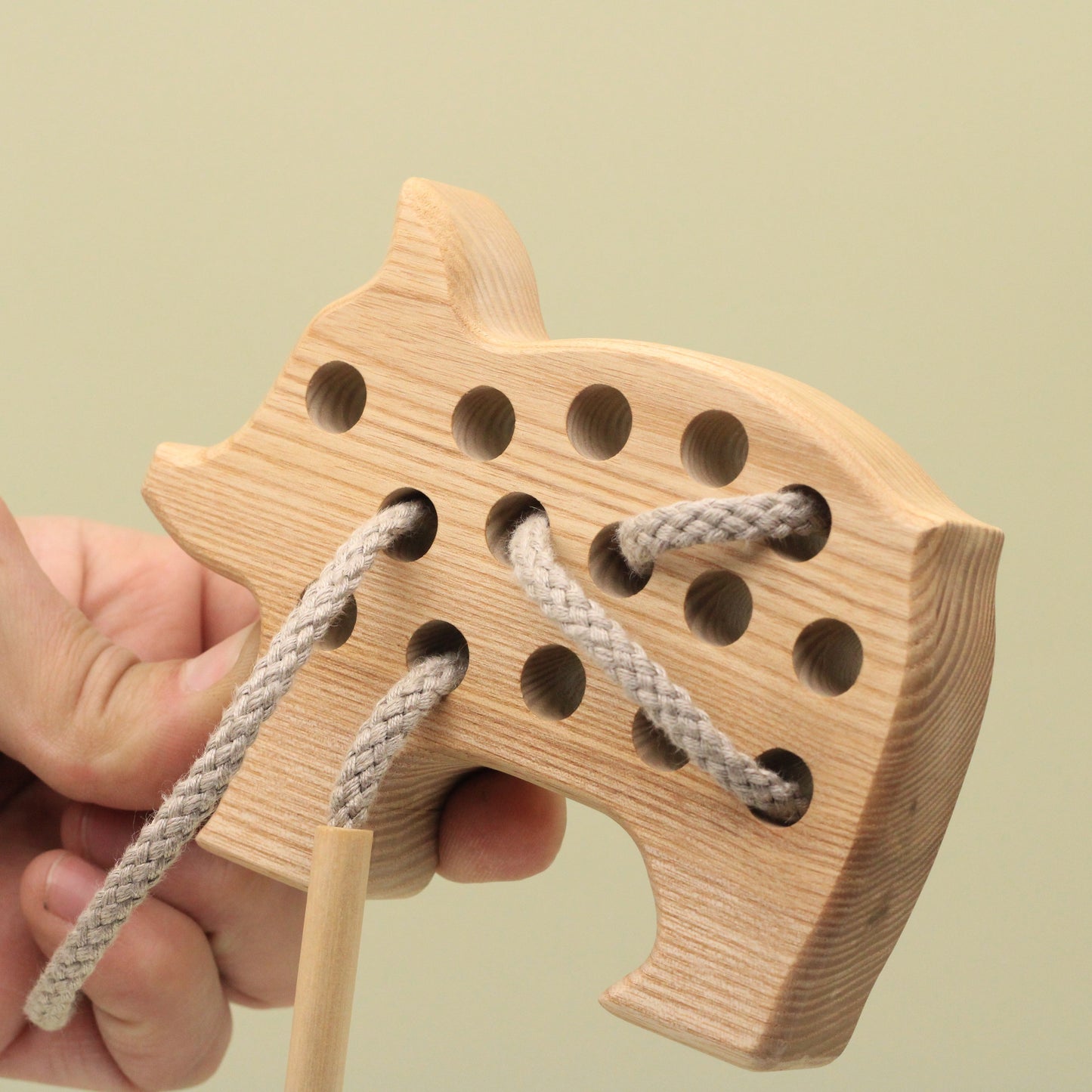 Lotes Toys Natural Wooden Threading Lacing Piglet TT14