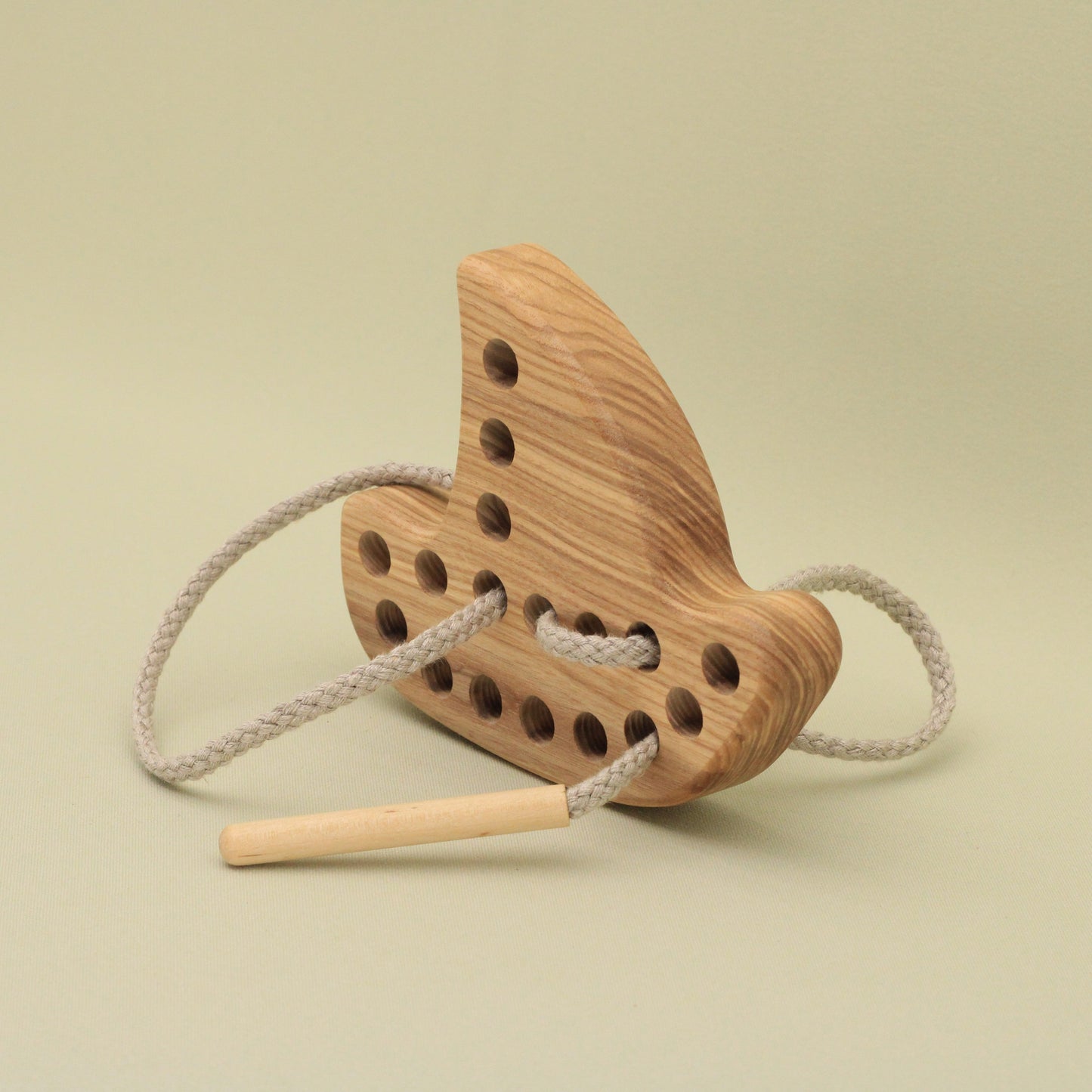 Lotes Toys Natural Wooden Threading Lacing Ship TT24