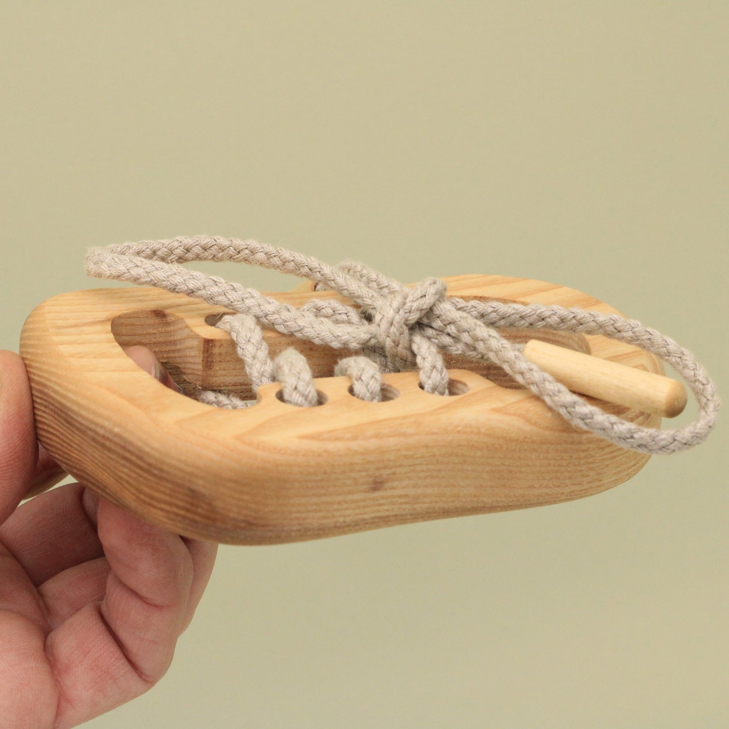 Lotes Toys Natural Wooden Threading Lacing Shoe Left TT19L