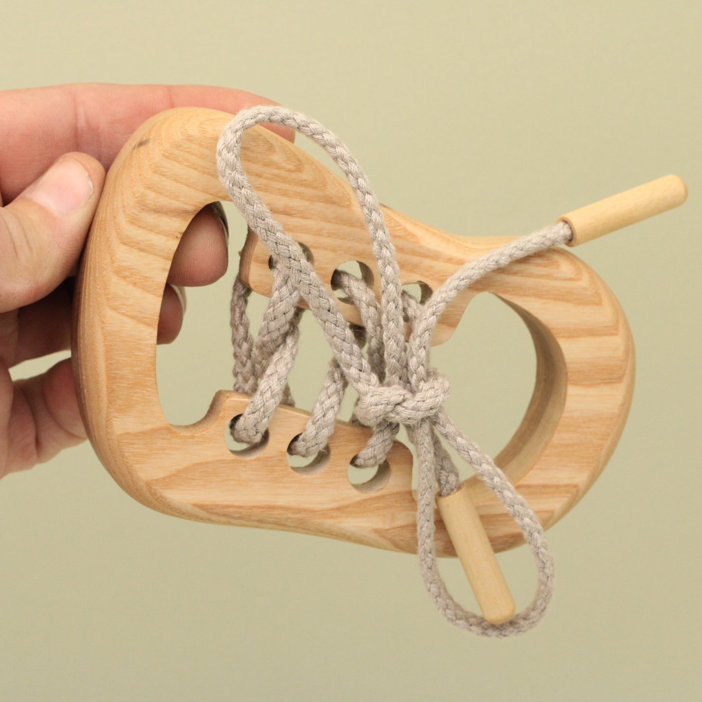 Lotes Toys Natural Wooden Threading Lacing Shoe Left TT19L