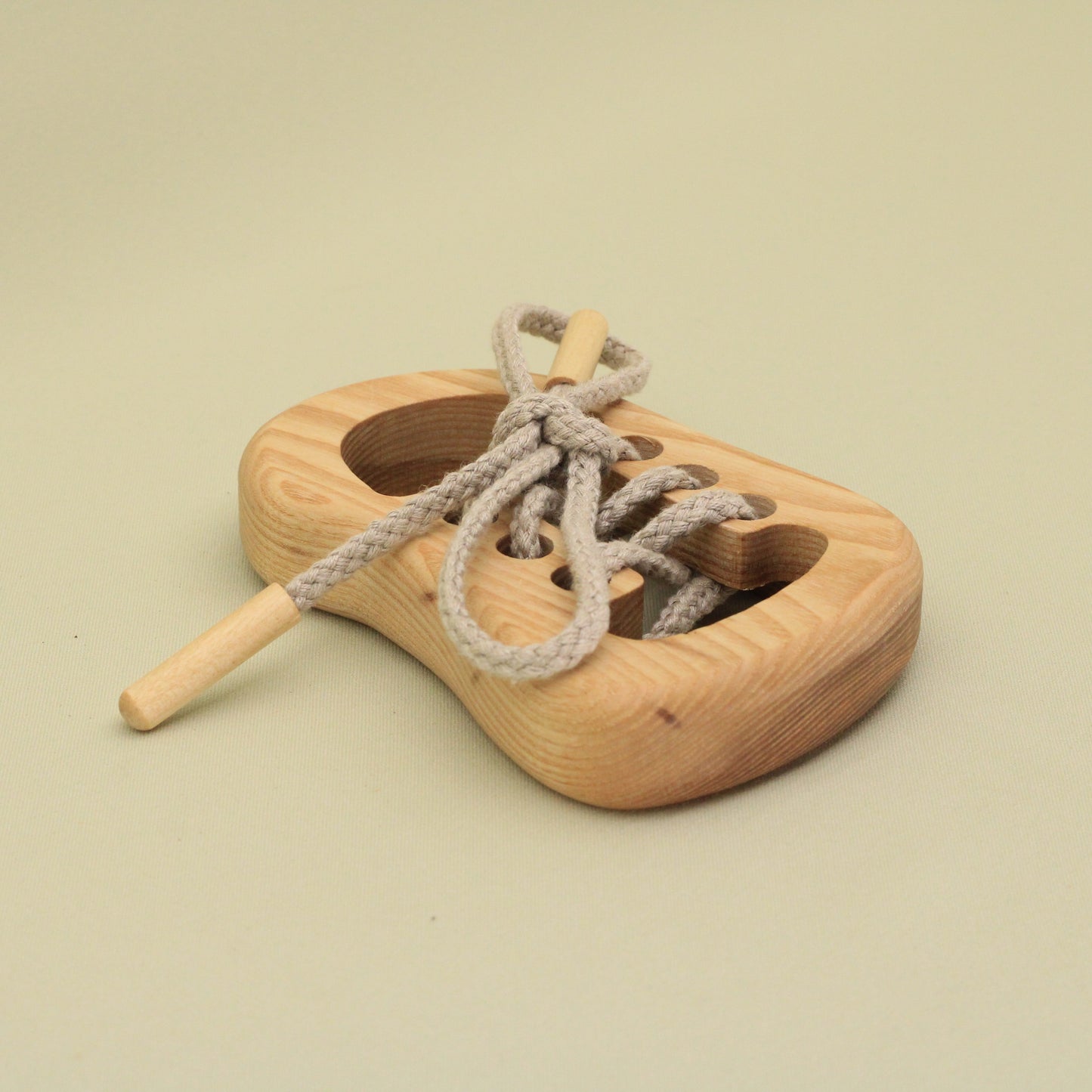 Lotes Toys Natural Wooden Threading Lacing Shoe Left TT19L