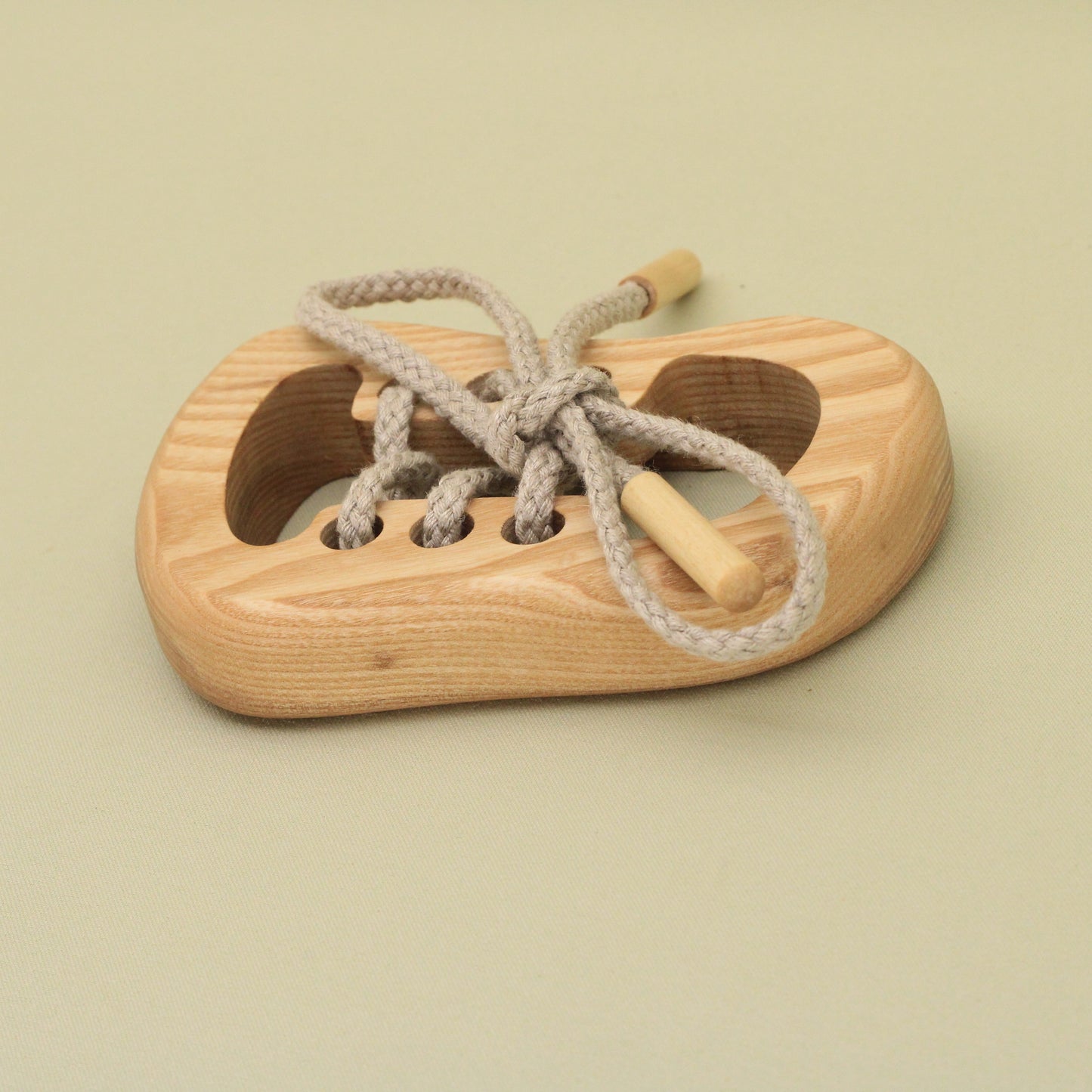 Lotes Toys Natural Wooden Threading Lacing Shoe Left TT19L